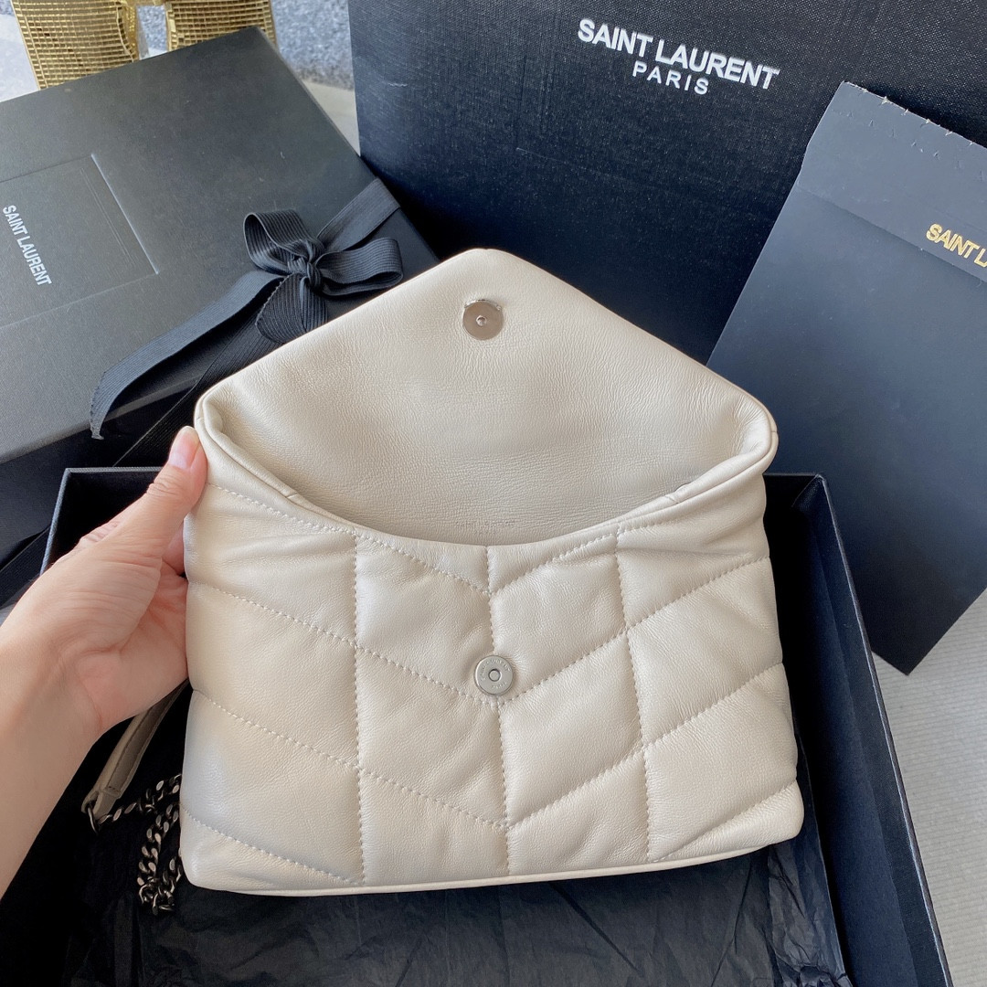 YSL PUFFER IN LEATHER WHITE SILVER 23 X 15.5 X 5.8 CM