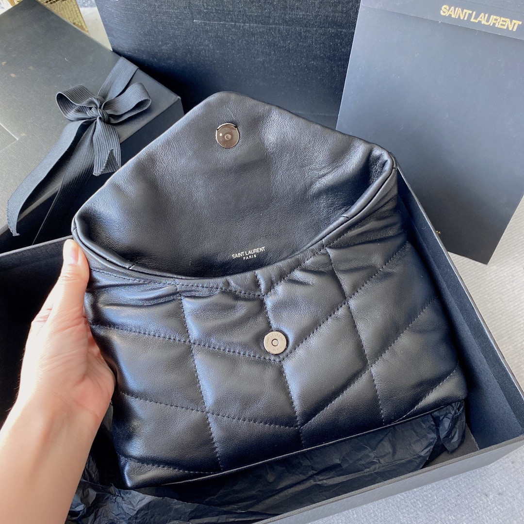 YSL PUFFER IN LEATHER NAVY 23 X 15.5 X 5.8 CM