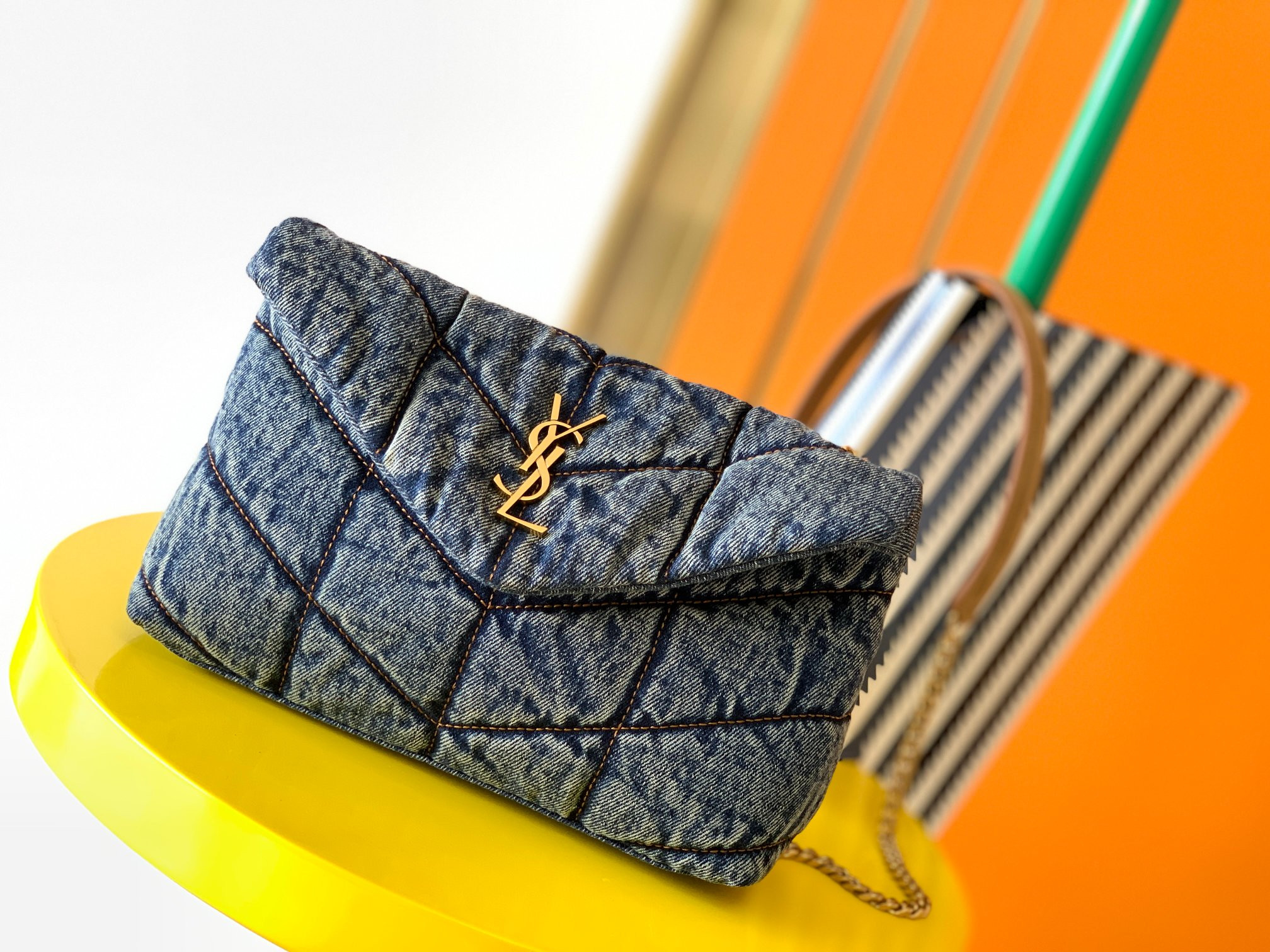 YSL PUFFER IN SUEDE AND DENIM RODEO BLUE 23 X 15.5 X 5.8 CM