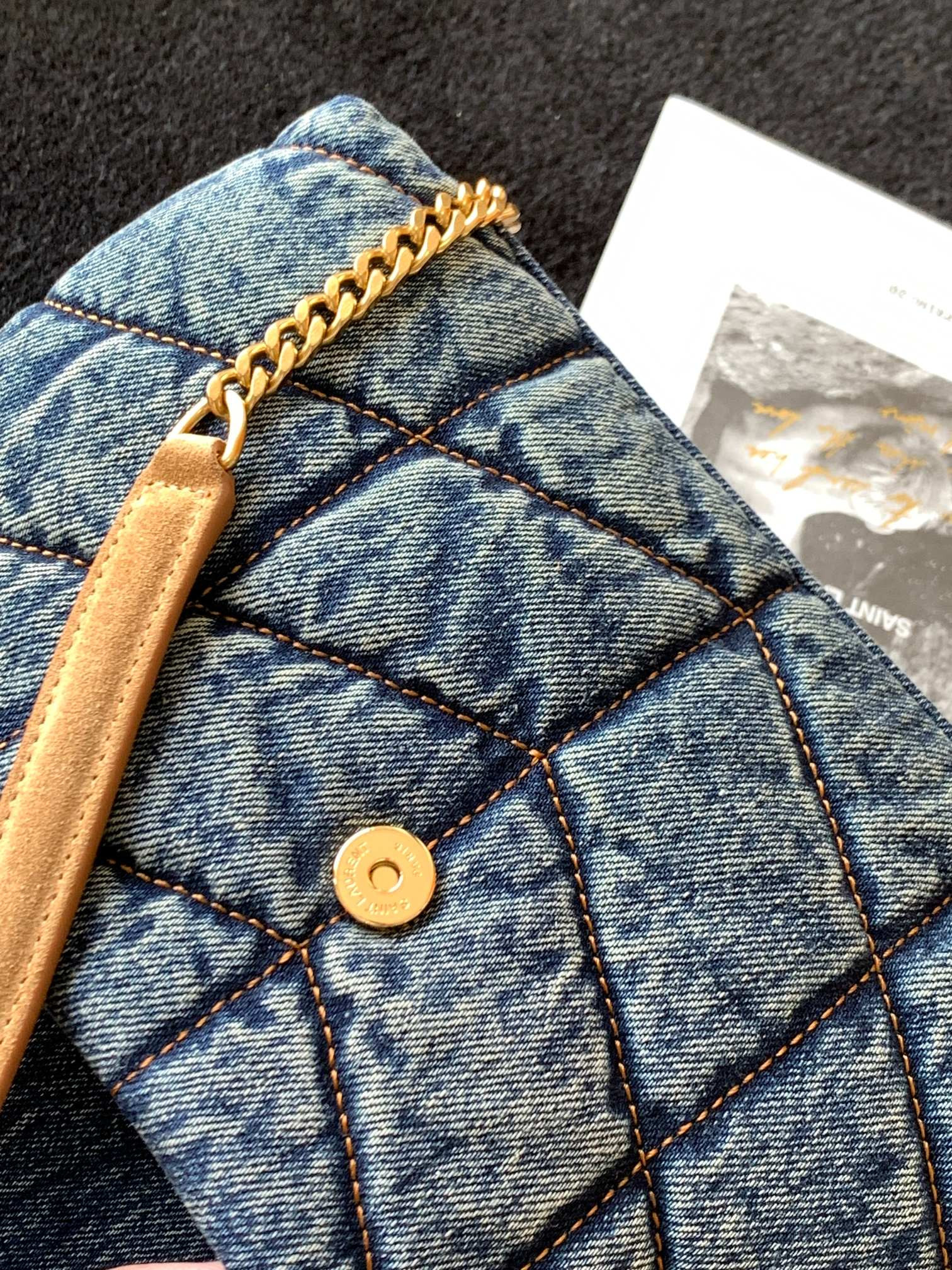 YSL PUFFER IN SUEDE AND DENIM RODEO BLUE 23 X 15.5 X 5.8 CM