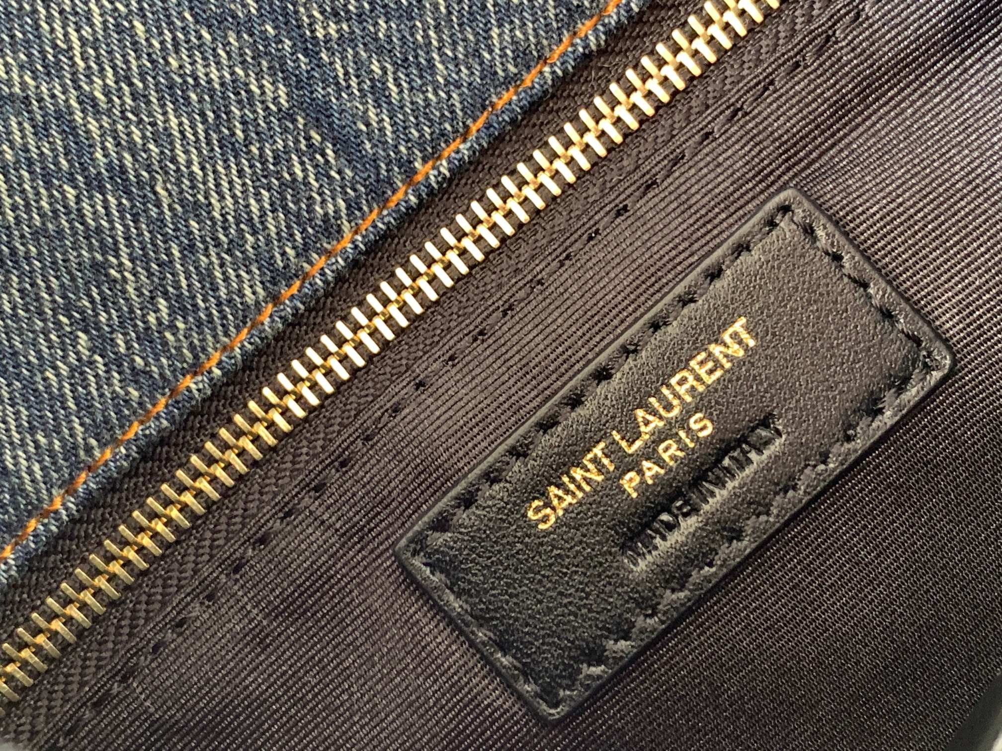 YSL PUFFER IN SUEDE AND DENIM RODEO BLUE 23 X 15.5 X 5.8 CM