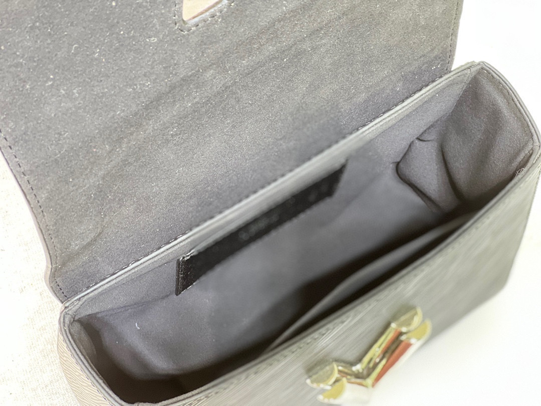 LOUIS VUITTON Twist MM Black 9.1 x 6.7 x 3.7 inches