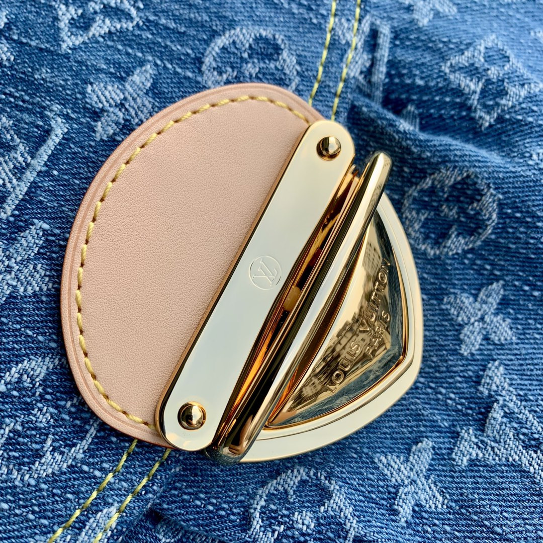 LOUIS VUITTON M46829 Sunset 10.6 x 7.1 x 1.2 inches