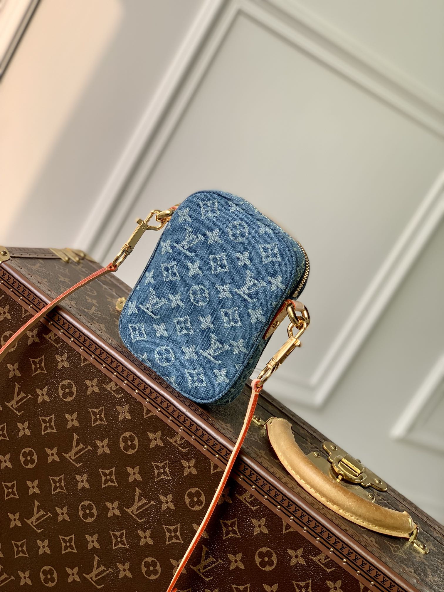 LOUIS VUITTON M82948 Fairfax Pochette 5.5 x 7.1 x 1.1 inches