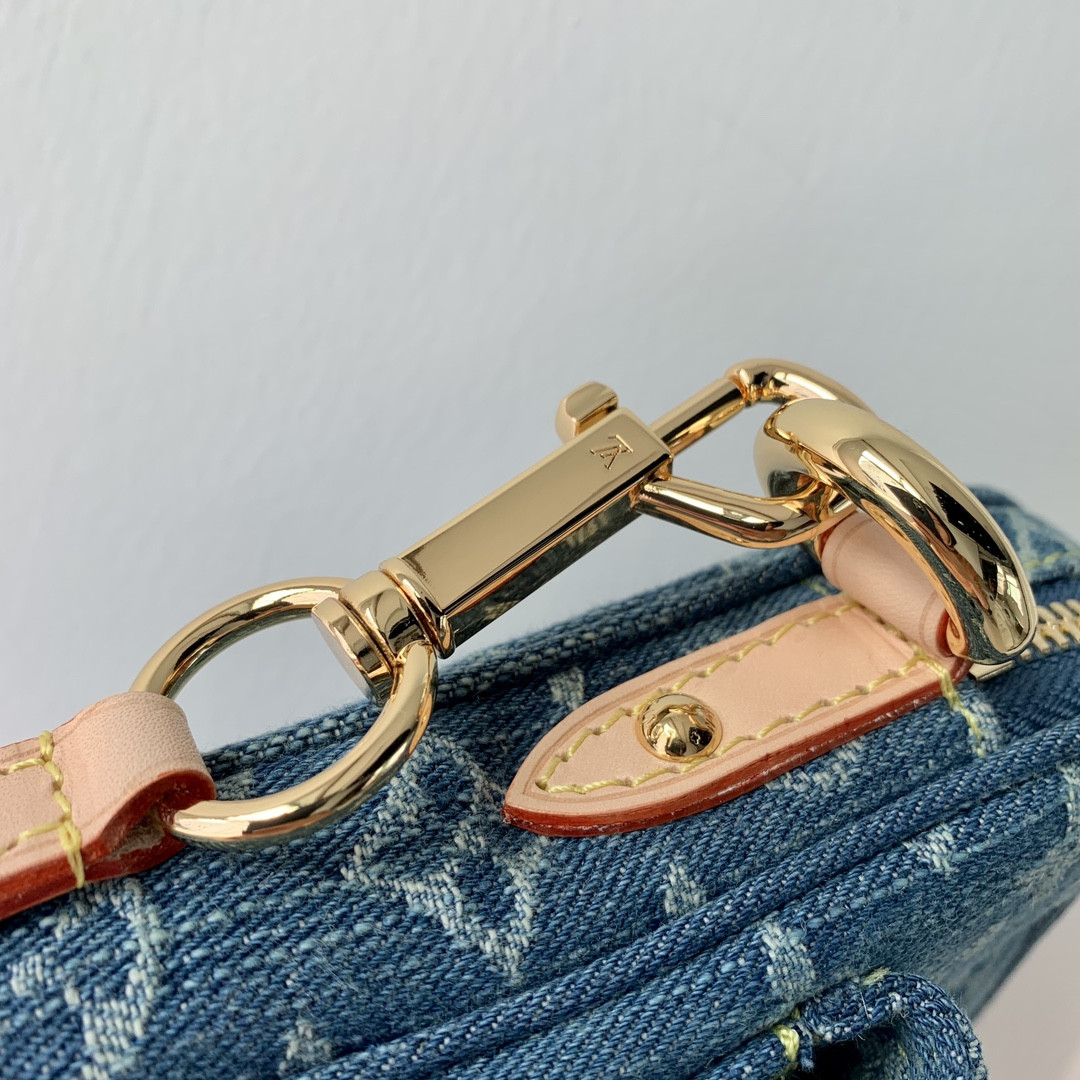 LOUIS VUITTON M82948 Fairfax Pochette 5.5 x 7.1 x 1.1 inches