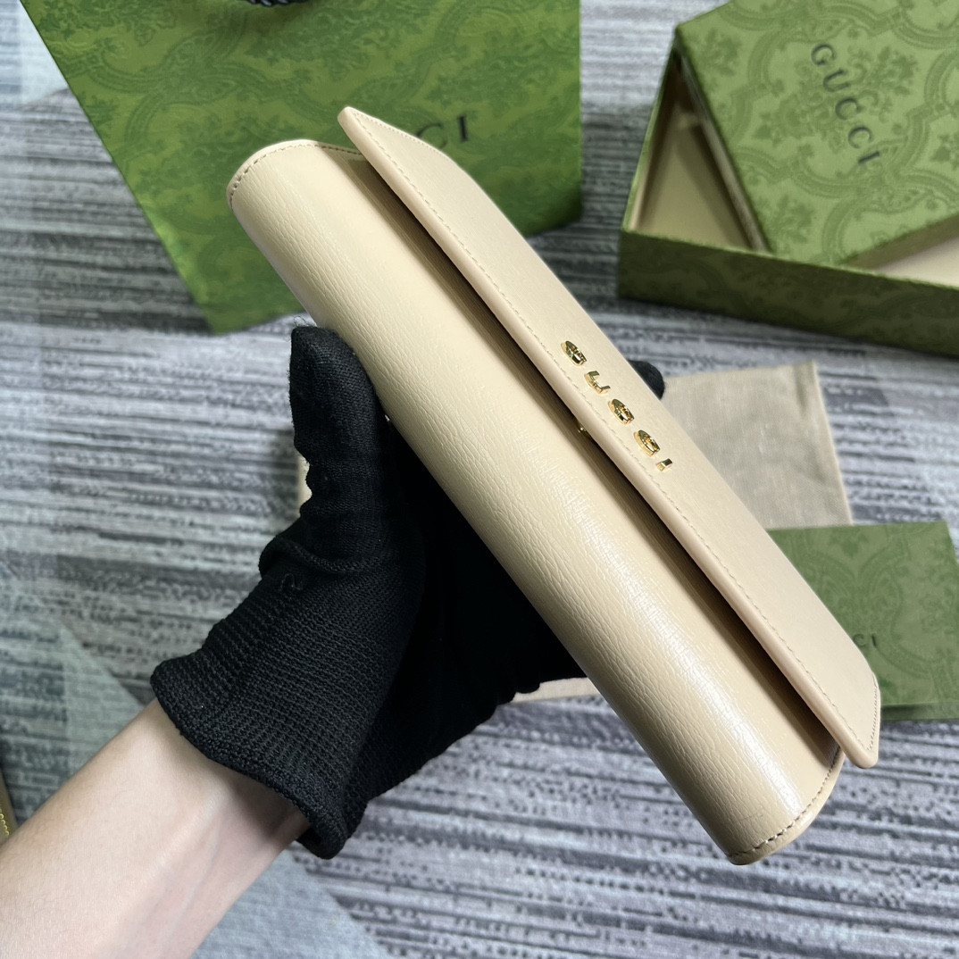 CONTINENTAL WALLET WITH GUCCI SCRIPT lIGHT YELLOW 7.5"W x 4"H x 1.4"D