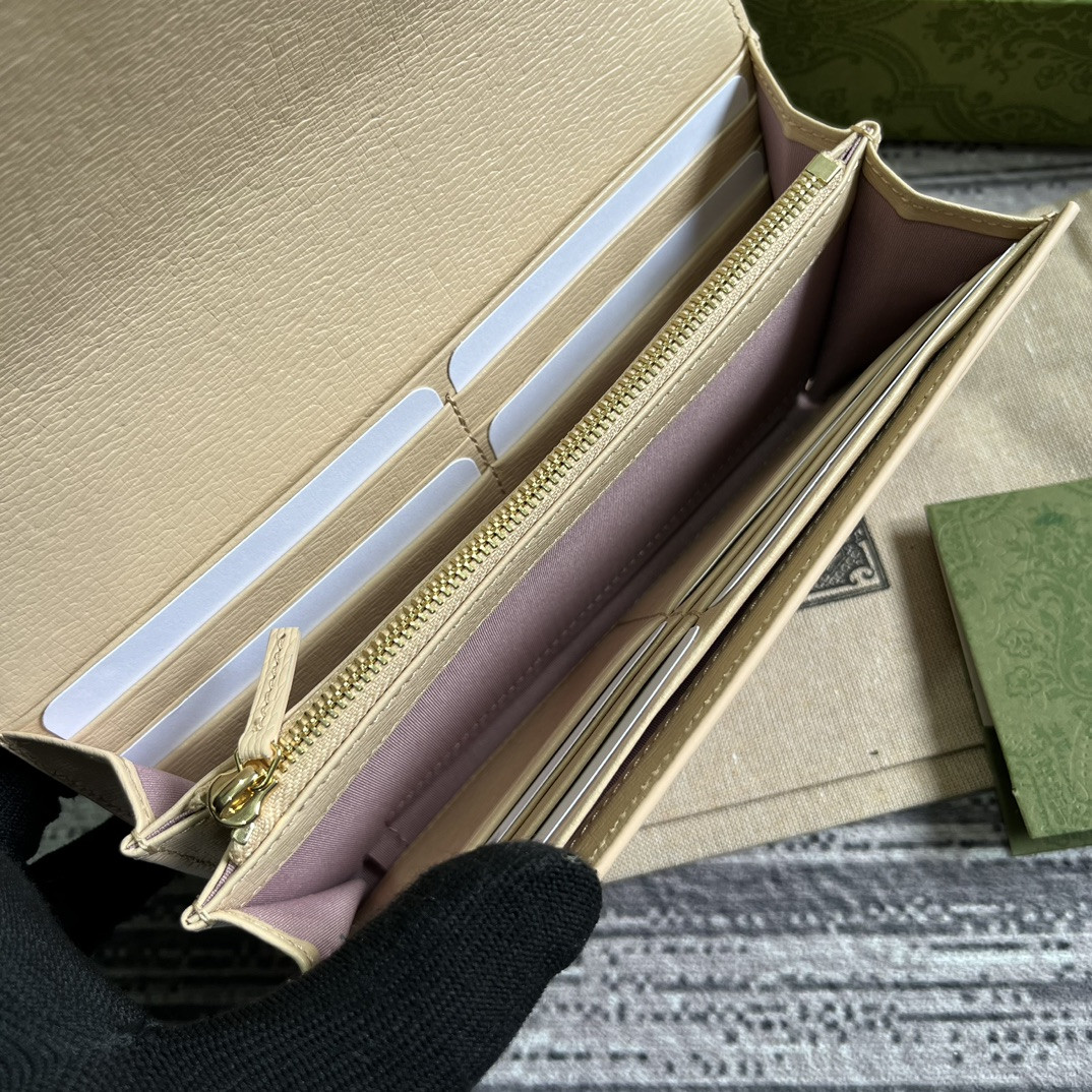 CONTINENTAL WALLET WITH GUCCI SCRIPT lIGHT YELLOW 7.5"W x 4"H x 1.4"D