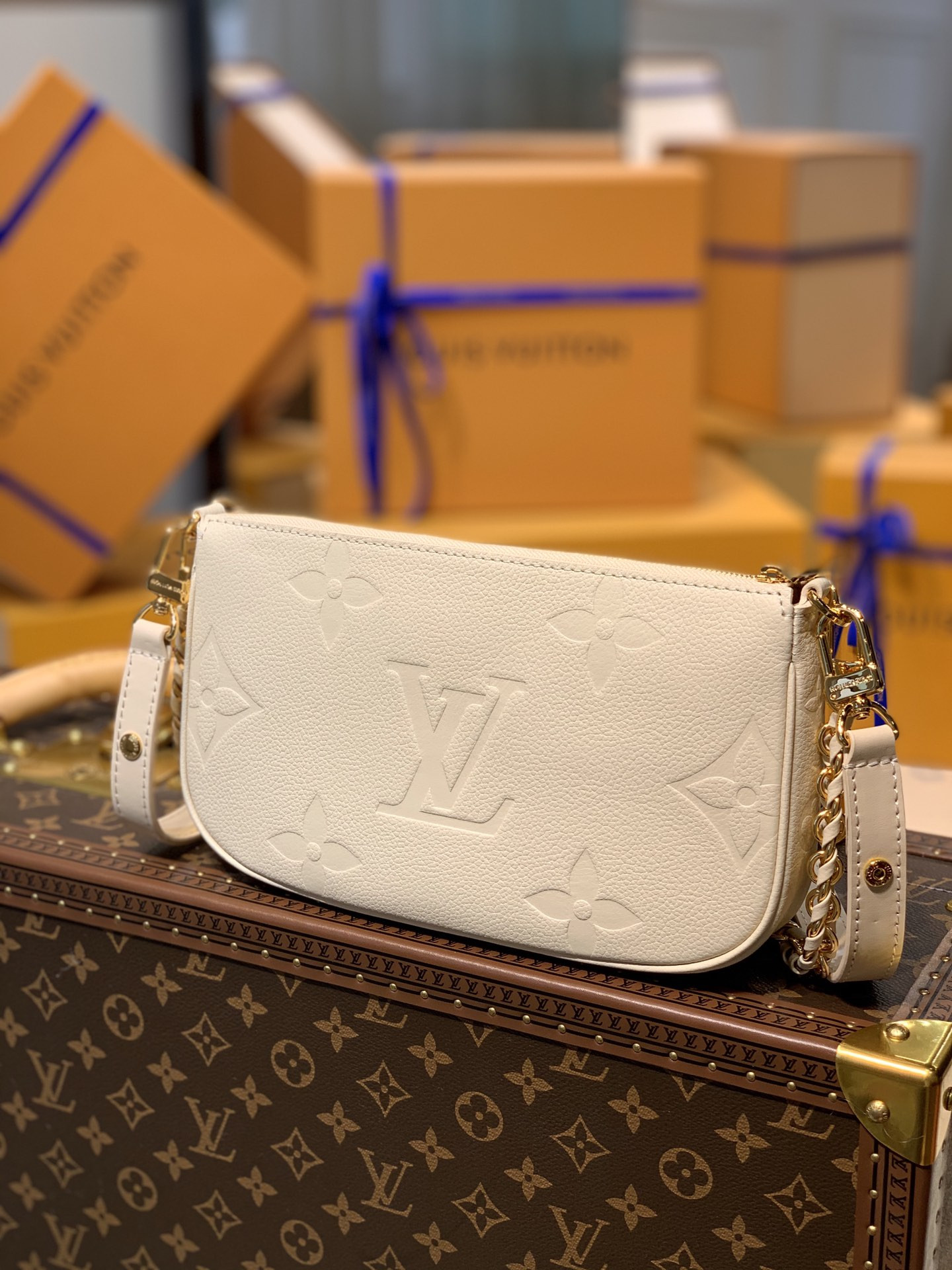 LOUIS VUITTON M46568 Multi Pochette Accessoires 9.4 x 5.3 x 1.6 inches