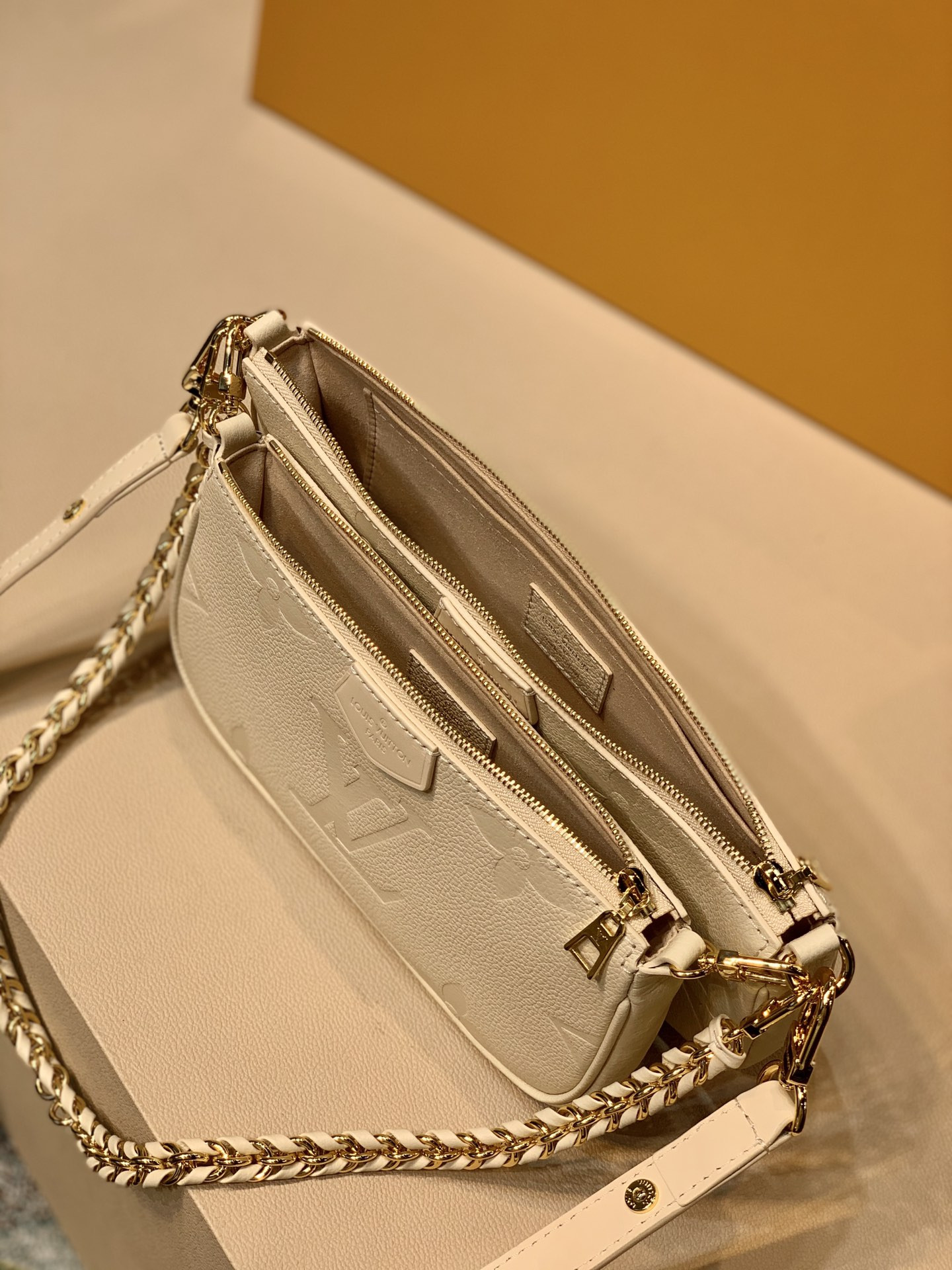 LOUIS VUITTON M46568 Multi Pochette Accessoires 9.4 x 5.3 x 1.6 inches