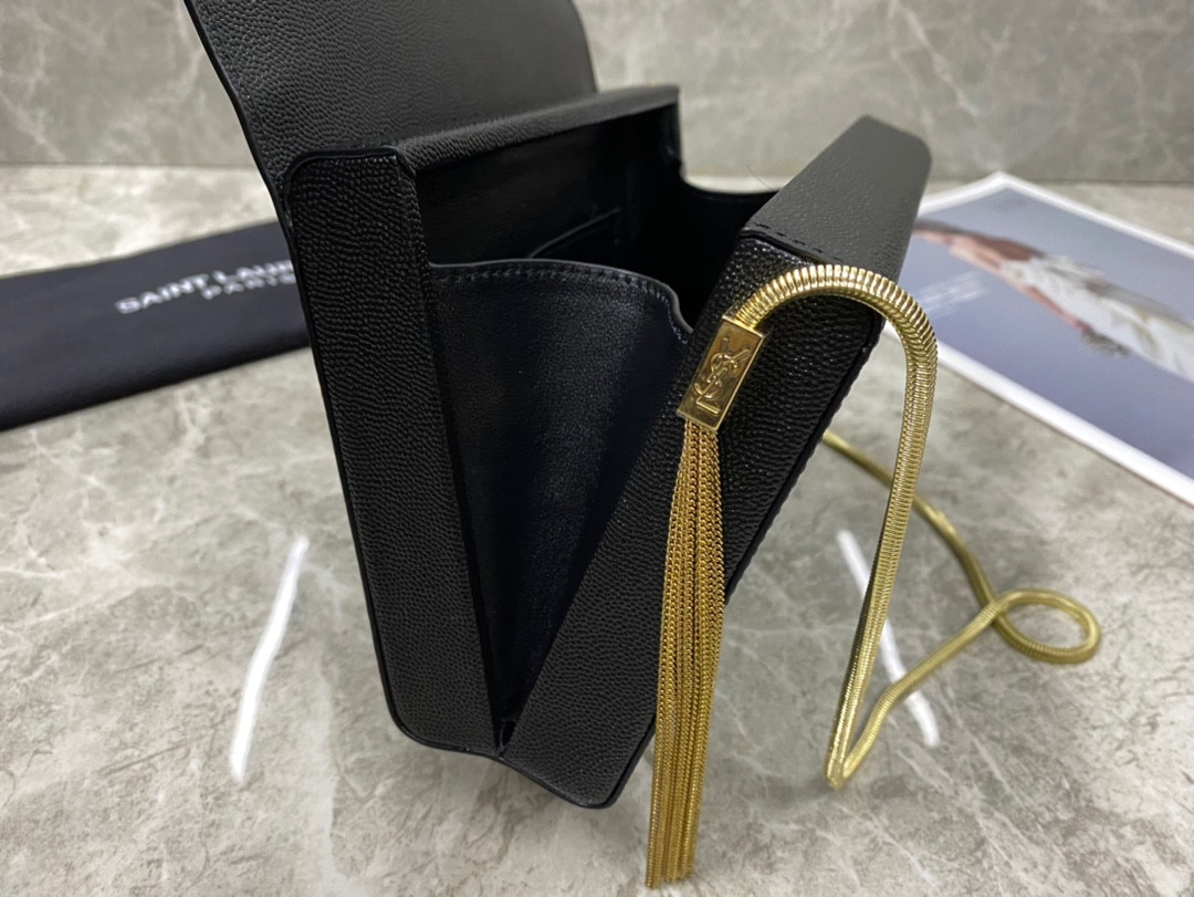 YSL KATE MEDIUM  IN GRAIN DE POUDRE EMBOSSED LEATHER 9.4 X 5.7 X 2.1 INCHES