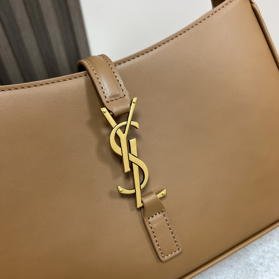 YSL LE 5 À 7 IN SMOOTH LEATHER COFFEE 9 X 6.3 X 2.5 INCHES