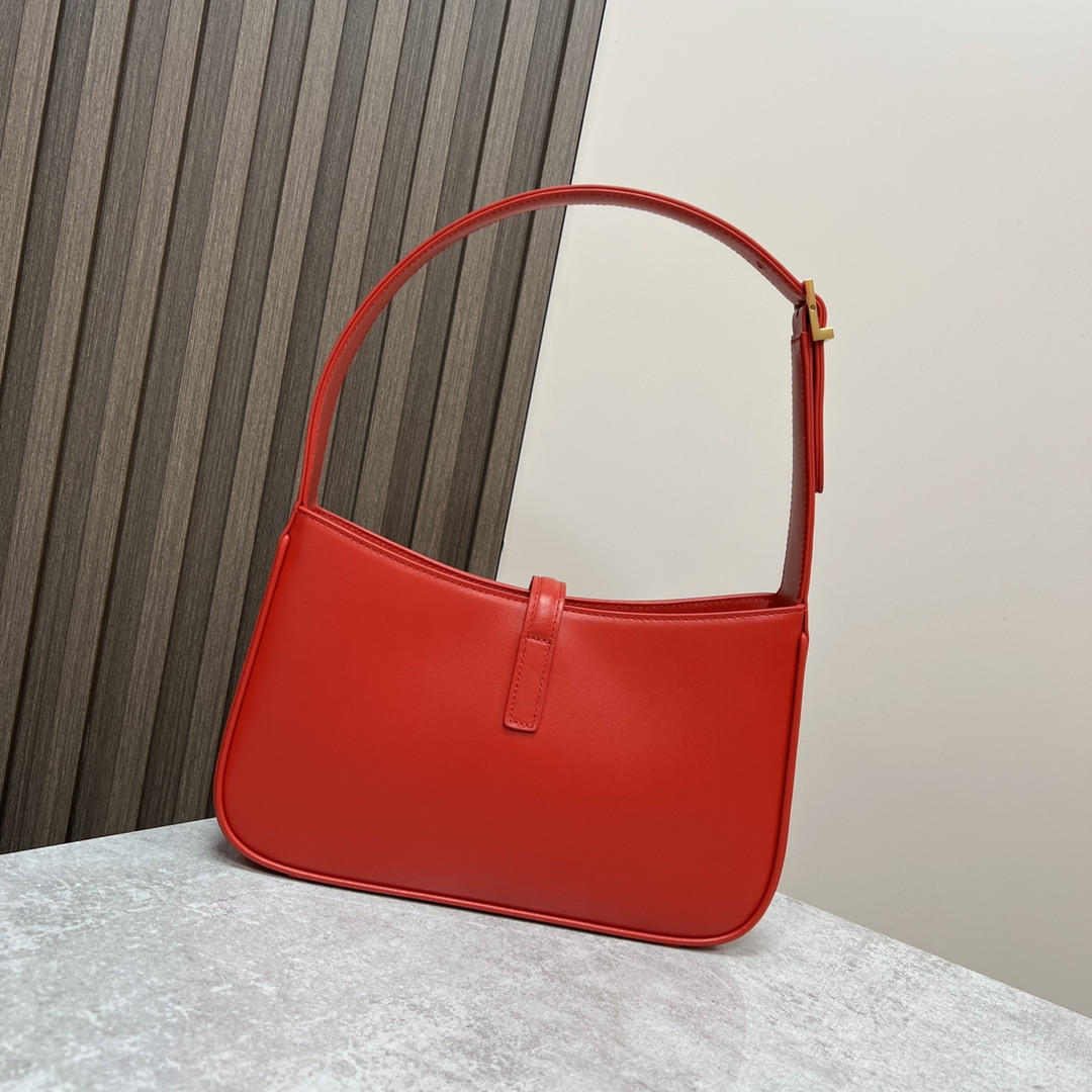 YSL LE 5 À 7 IN SMOOTH LEATHER SHINY RED 9 X 6.3 X 2.5 INCHES