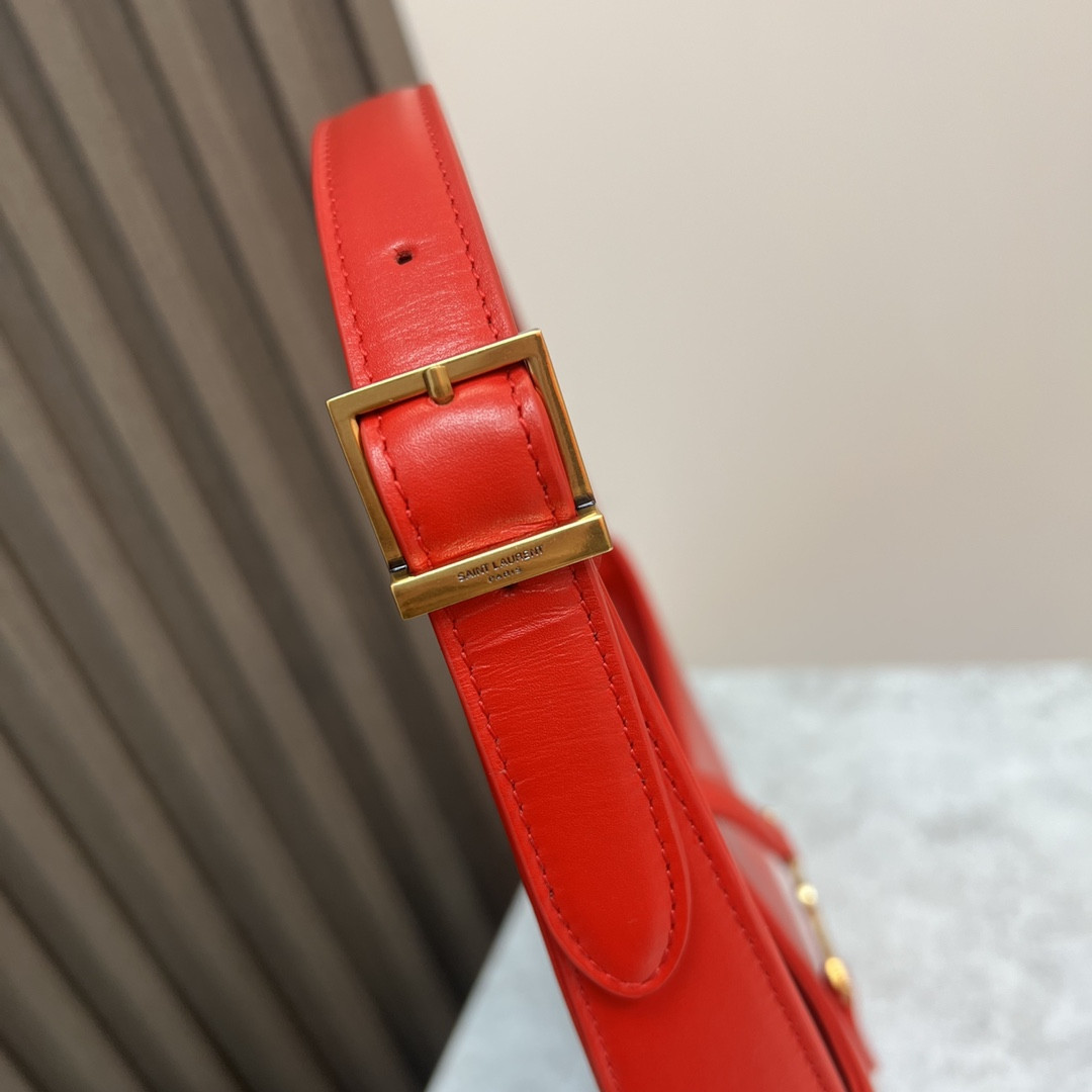 YSL LE 5 À 7 IN SMOOTH LEATHER SHINY RED 9 X 6.3 X 2.5 INCHES