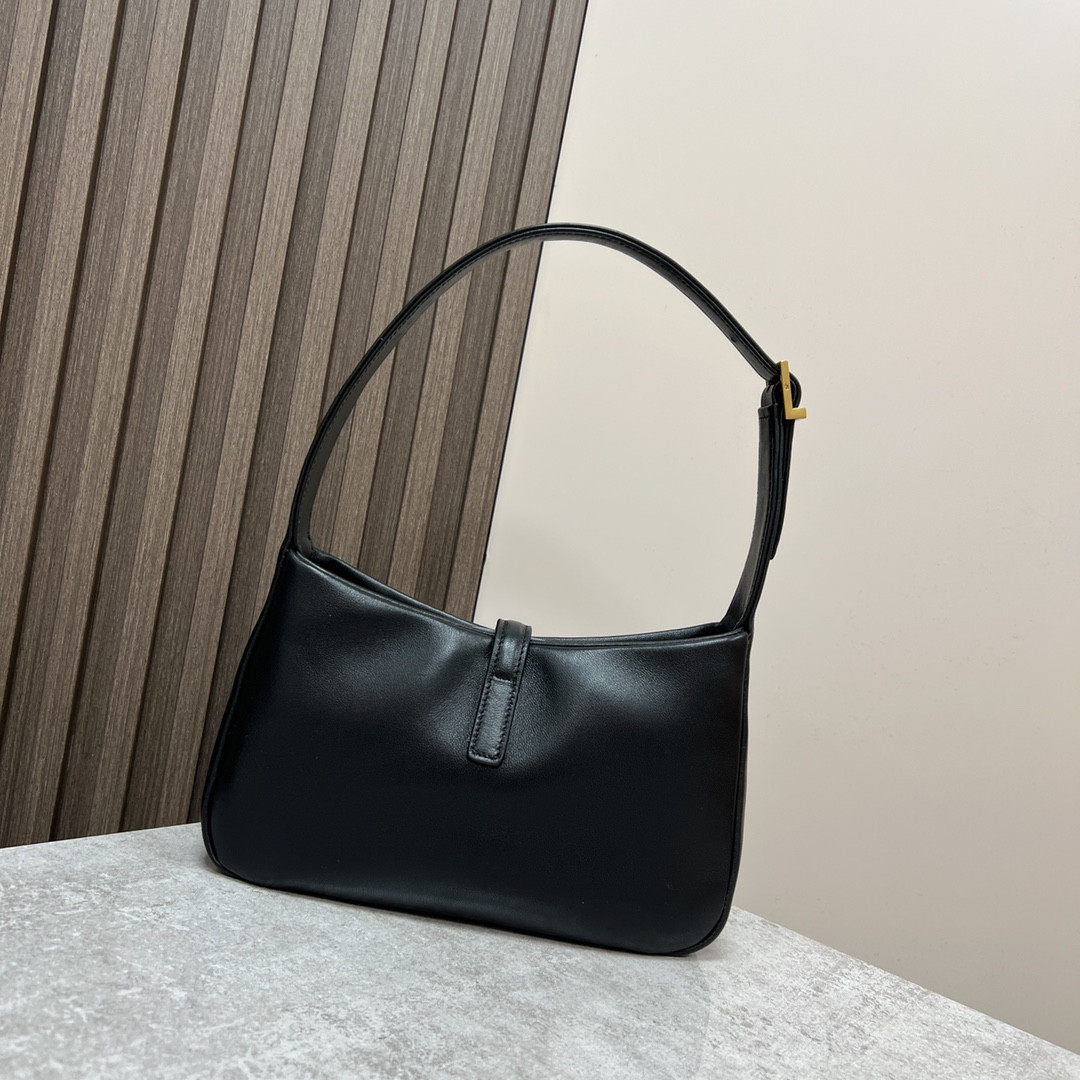 YSL LE 5 À 7 IN SMOOTH LAMBSKIN black 9 X 6.3 X 2.5 INCHES