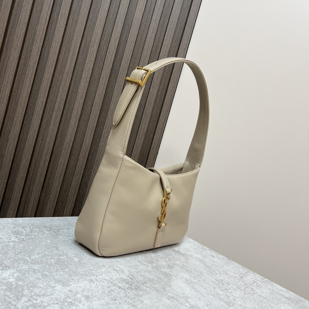 YSL LE 5 À 7 IN SMOOTH LAMBSKIN white 9 X 6.3 X 2.5 INCHES