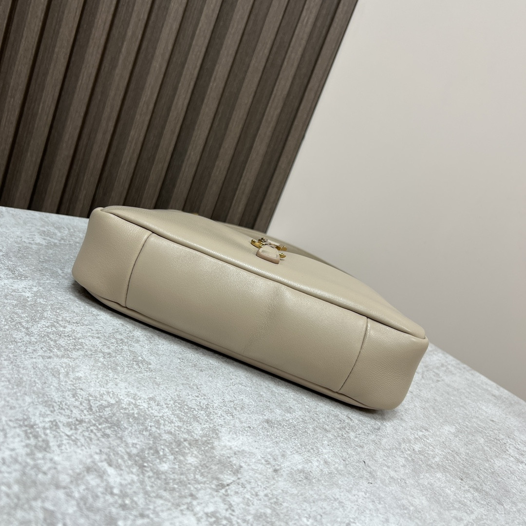 YSL LE 5 À 7 IN SMOOTH LAMBSKIN white 9 X 6.3 X 2.5 INCHES