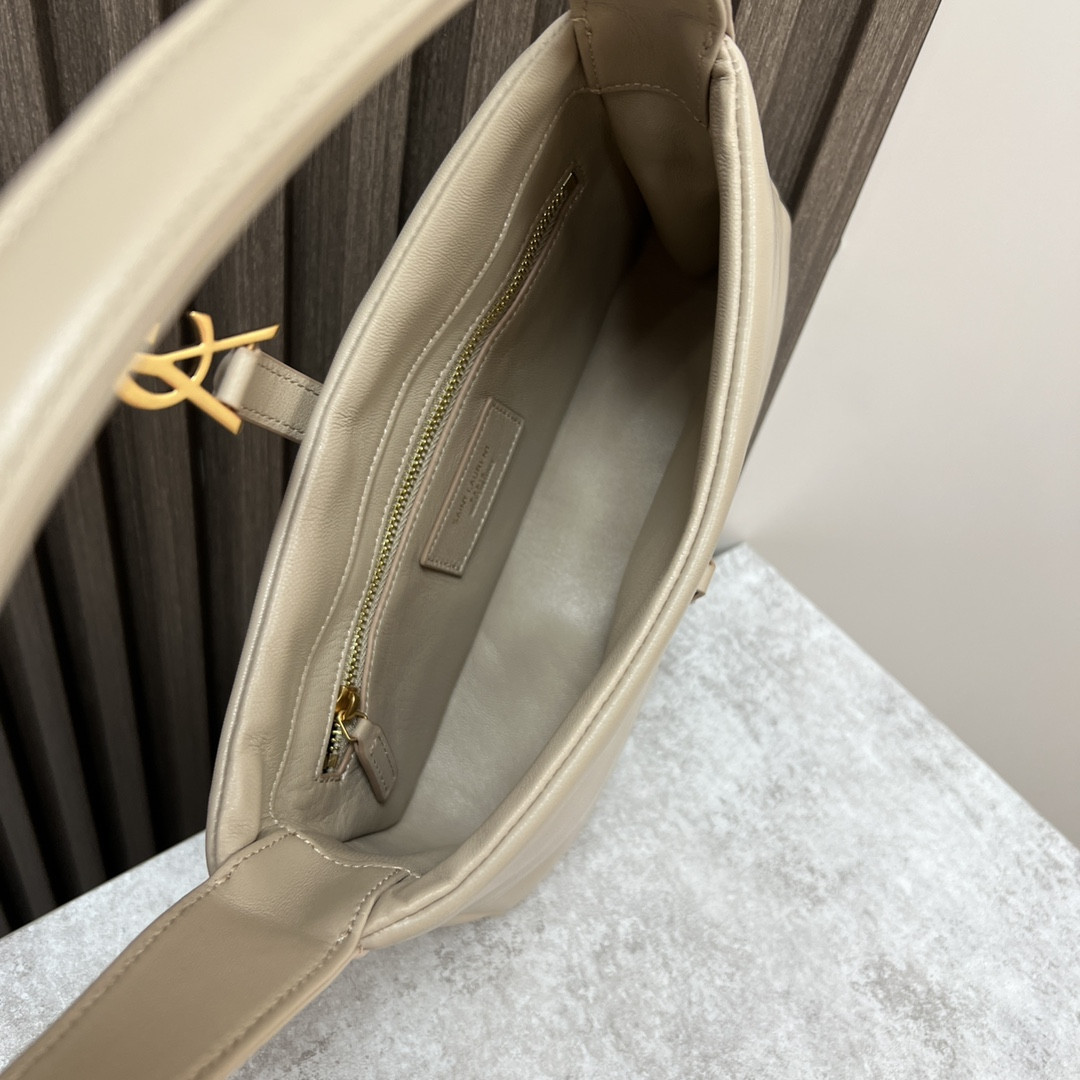 YSL LE 5 À 7 IN SMOOTH LAMBSKIN white 9 X 6.3 X 2.5 INCHES