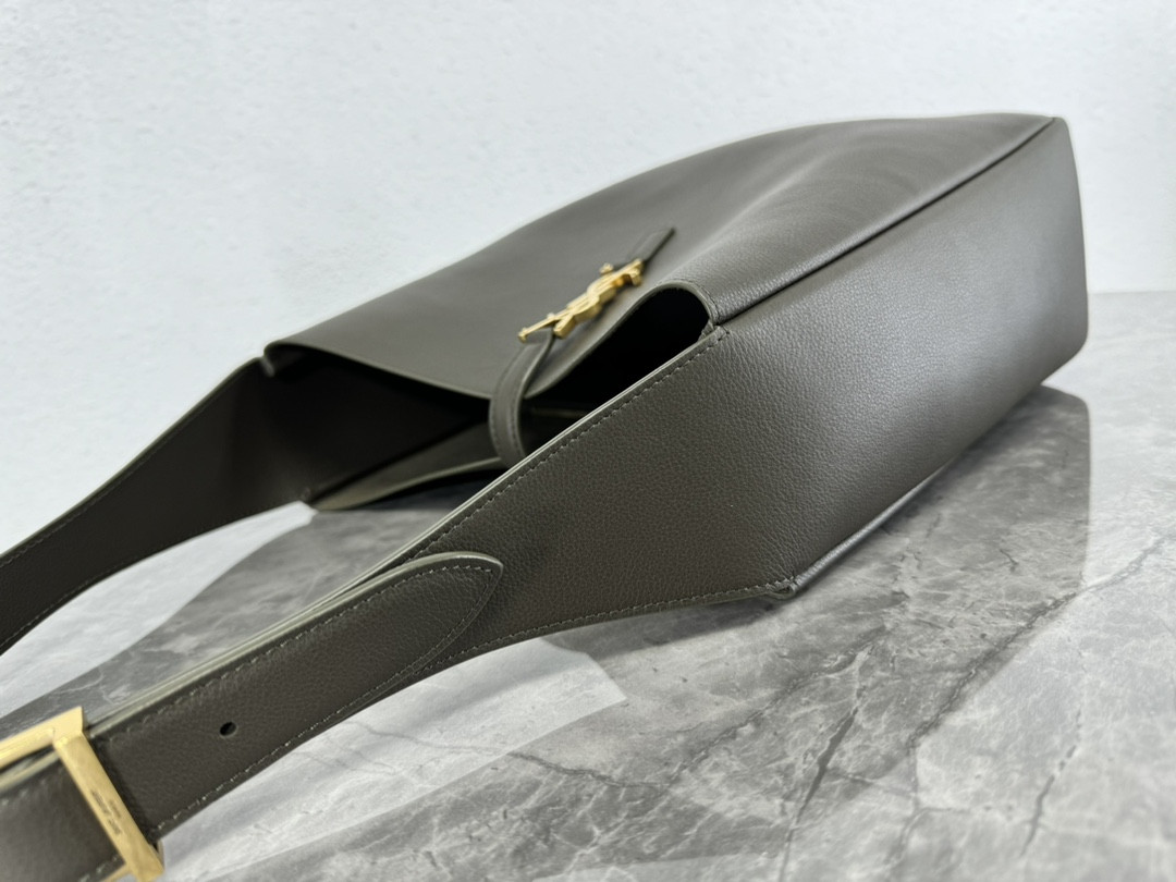 YSL LE 5 À 7 SUPPLE LARGE IN SMOOTH LEATHER LIGHT MUSK 11.8" X 11" X 4.3"