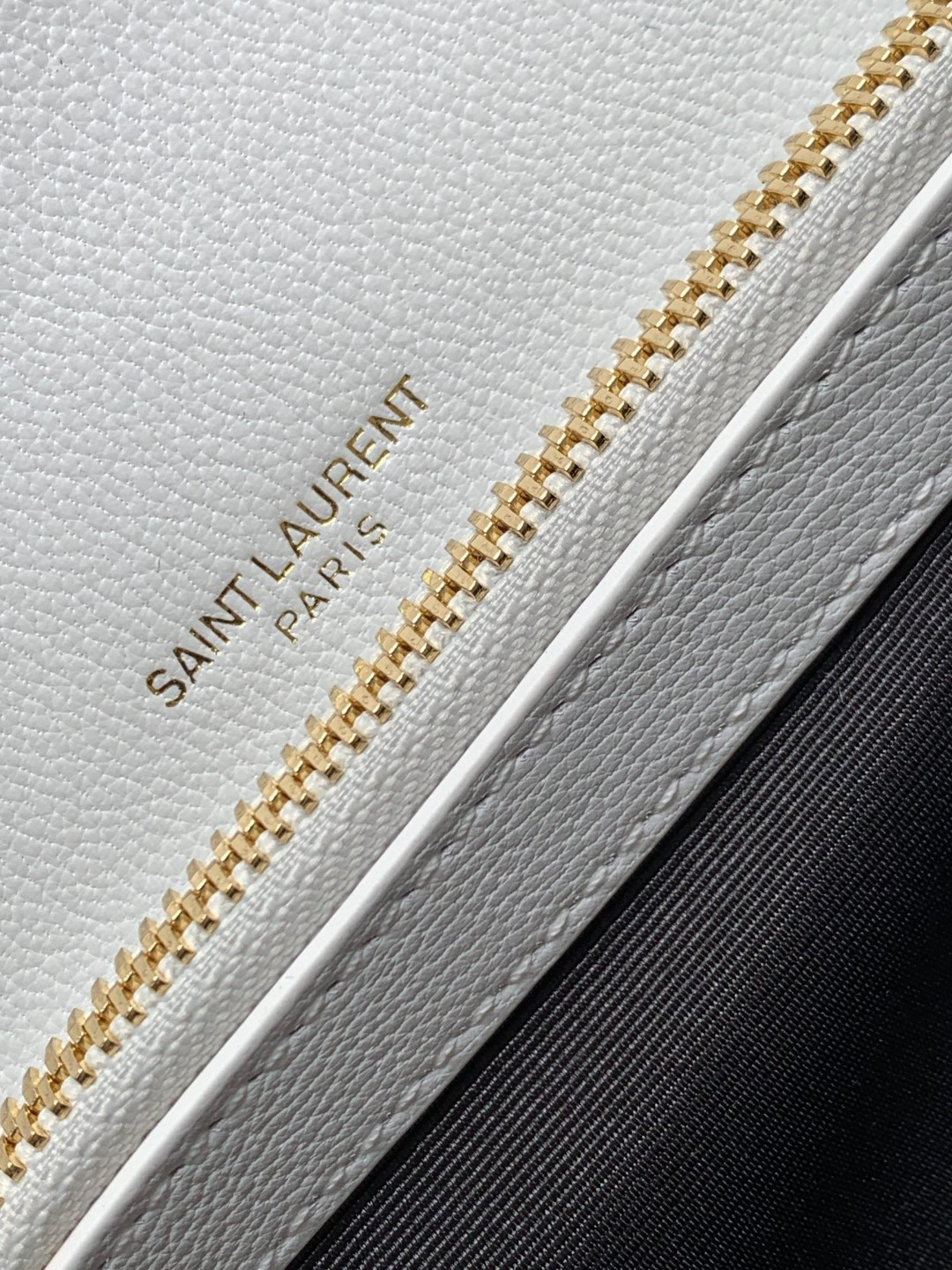 YSL COLLEGE MEDIUM IN QUILTED LEATHER white  9.4 X 6.6 X 2.5 INCHES