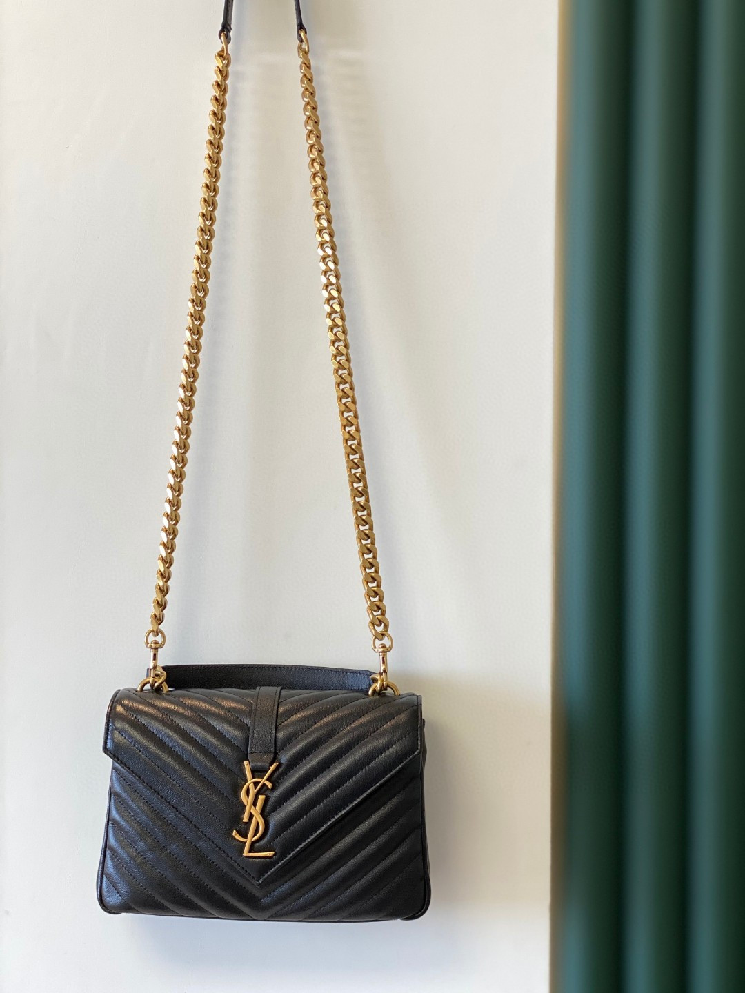 YSL COLLEGE MEDIUM IN QUILTED LEATHER BLACK 9.4 X 6.6 X 2.5 INCHES