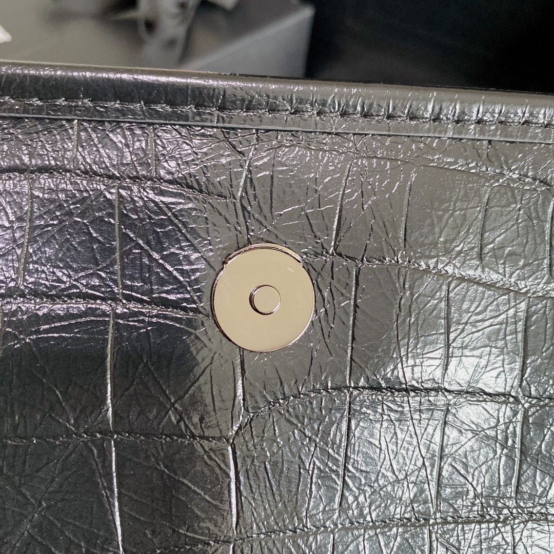 YSL NIKI MEDIUM IN VINTAGE LEATHER 11 X 7.8 X 3.3 INCHES