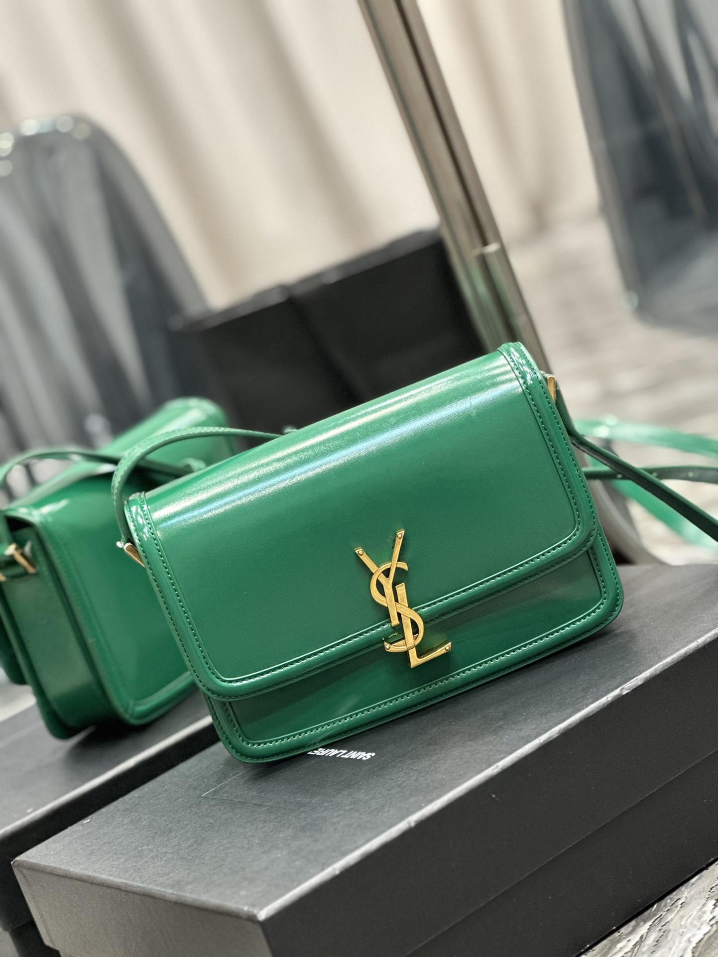 YSL SOLFERINO MEDIUM SATCHEL IN BOX SAINT LAURENT GREEN 9.1 X 6.3 X 2.4 INCHES