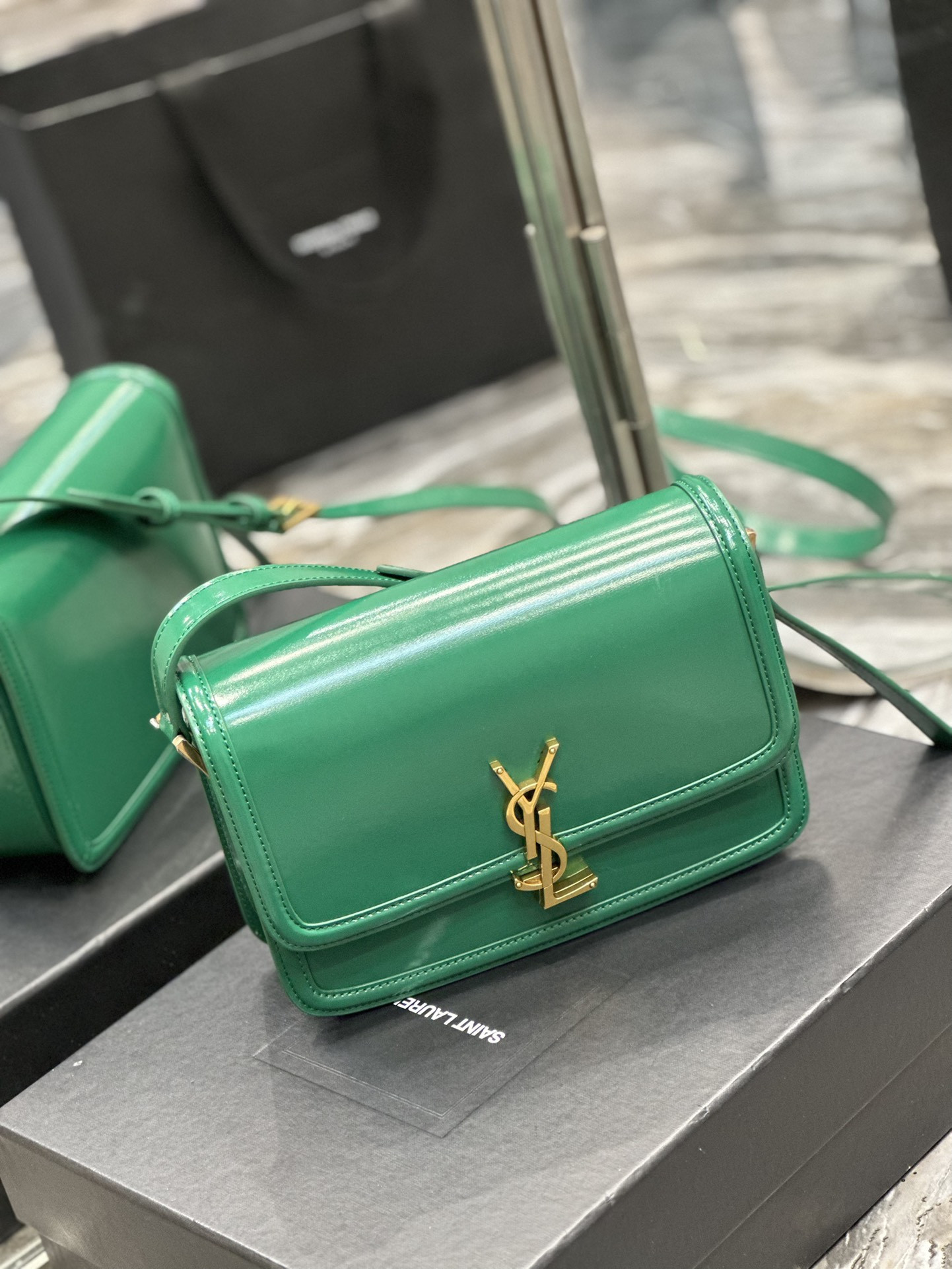 YSL SOLFERINO MEDIUM SATCHEL IN BOX SAINT LAURENT GREEN 9.1 X 6.3 X 2.4 INCHES