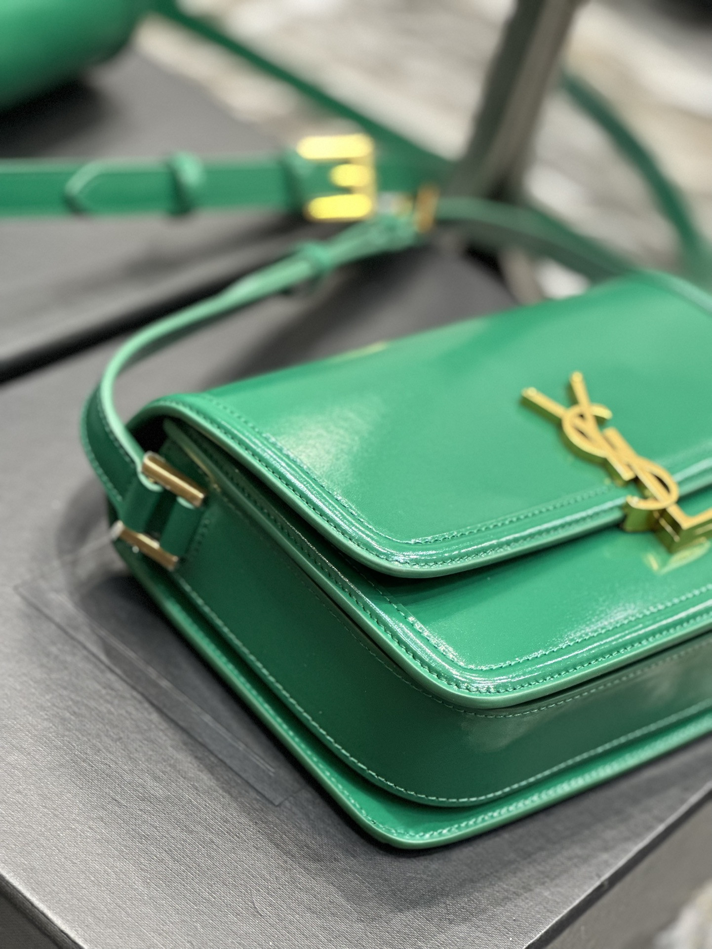 YSL SOLFERINO MEDIUM SATCHEL IN BOX SAINT LAURENT GREEN 9.1 X 6.3 X 2.4 INCHES