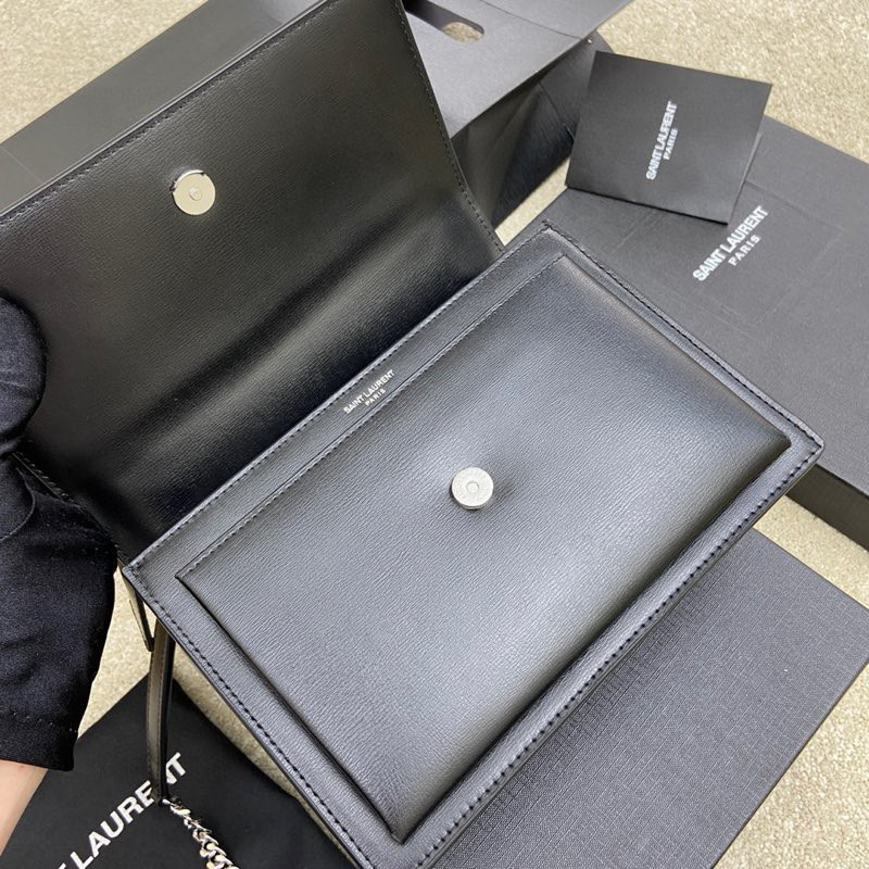 YSL SUNSET MEDIUM IN SMOOTH LEATHER 8 X 6.2 X 2.5 INCHES