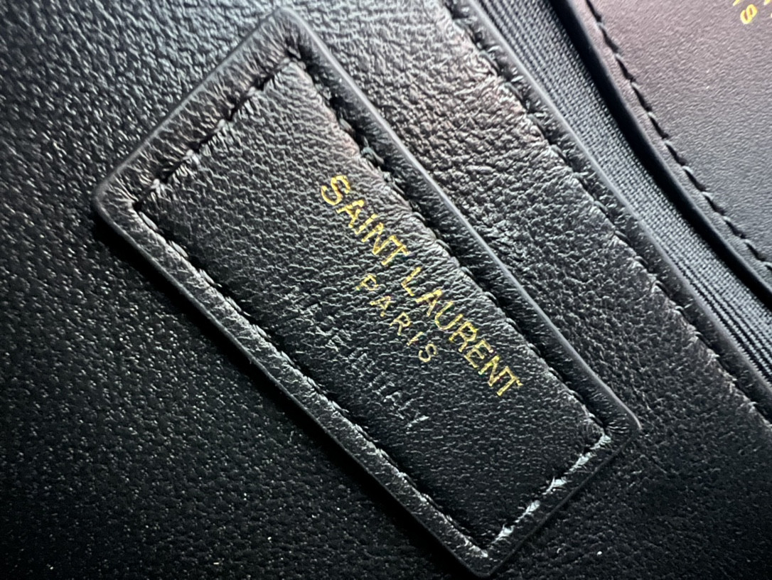 YSL KATE MEDIUM IN SMOOTH LEATHER BLACK 9.4 X 5.7 X 2.1 INCHES