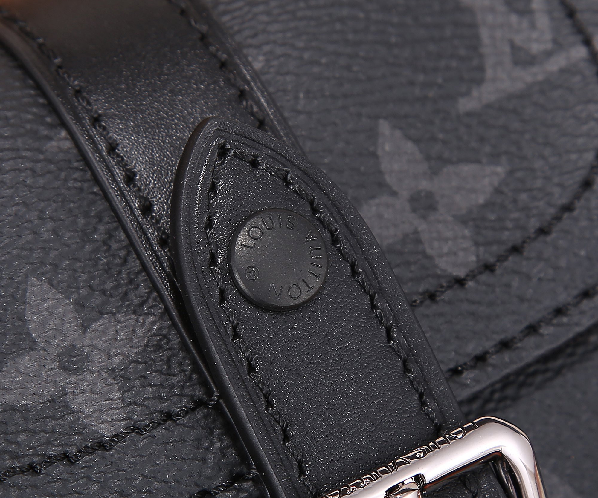 Louis Vuitton LV M82769 Nano Christopher 14 x 19 x 6 cm