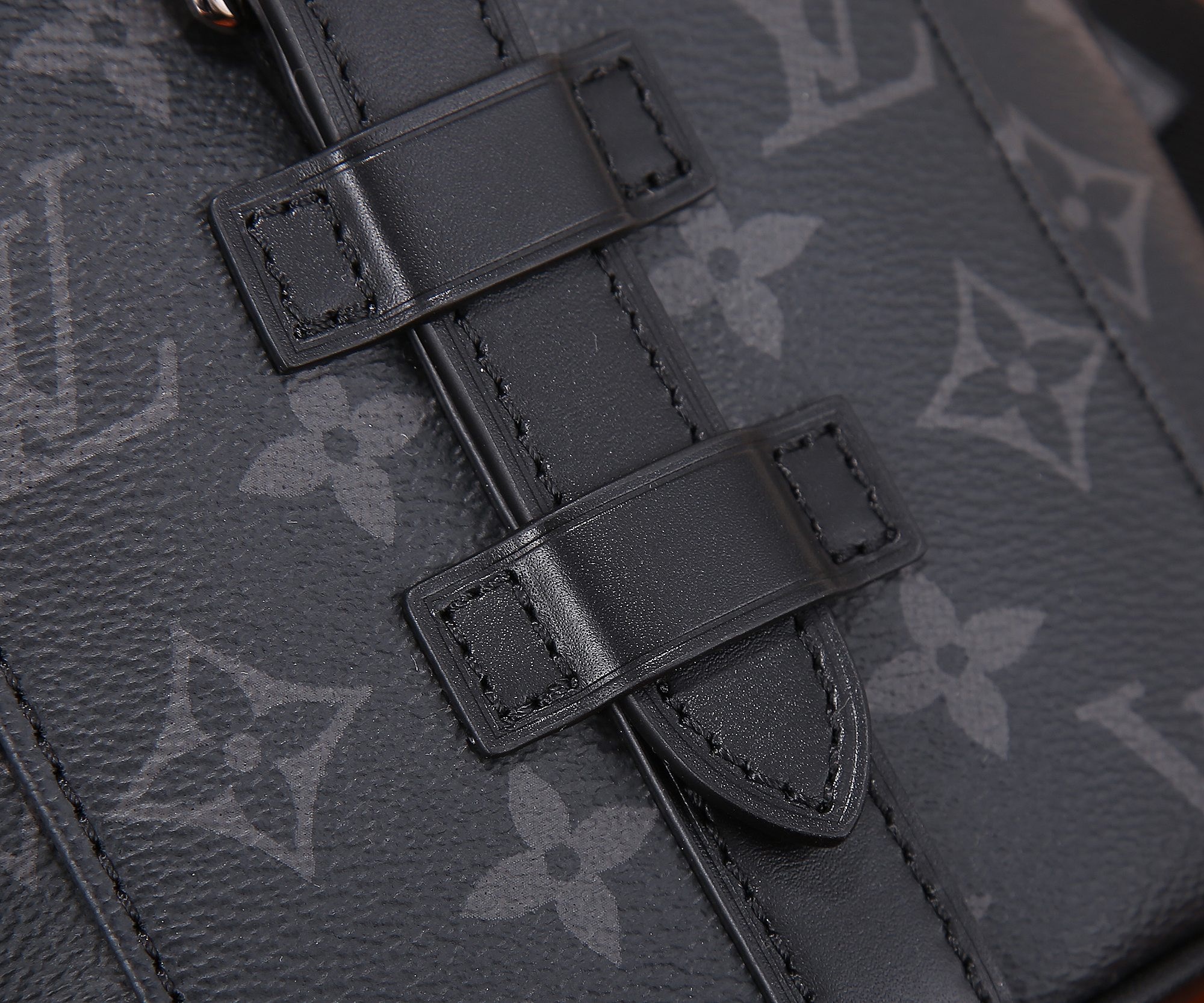 Louis Vuitton LV M82769 Nano Christopher 14 x 19 x 6 cm