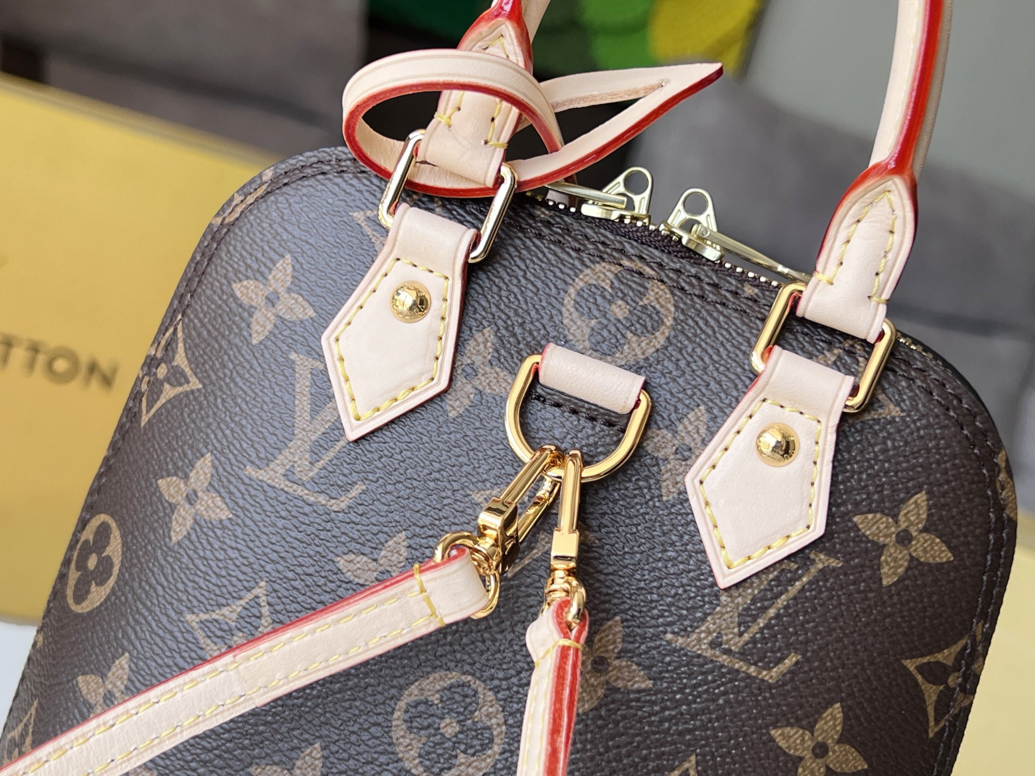 Louis Vuitton M47132 Alma Backpack 15 x 20 x 10 cm