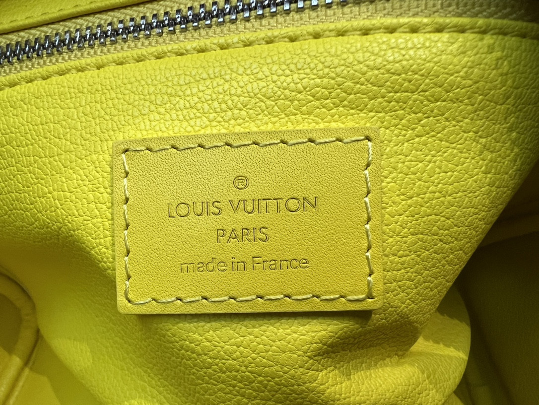 Louis Vuitton M46764 Dopp Kit Toilet Pouch 28 x 15 x 16.5 cm