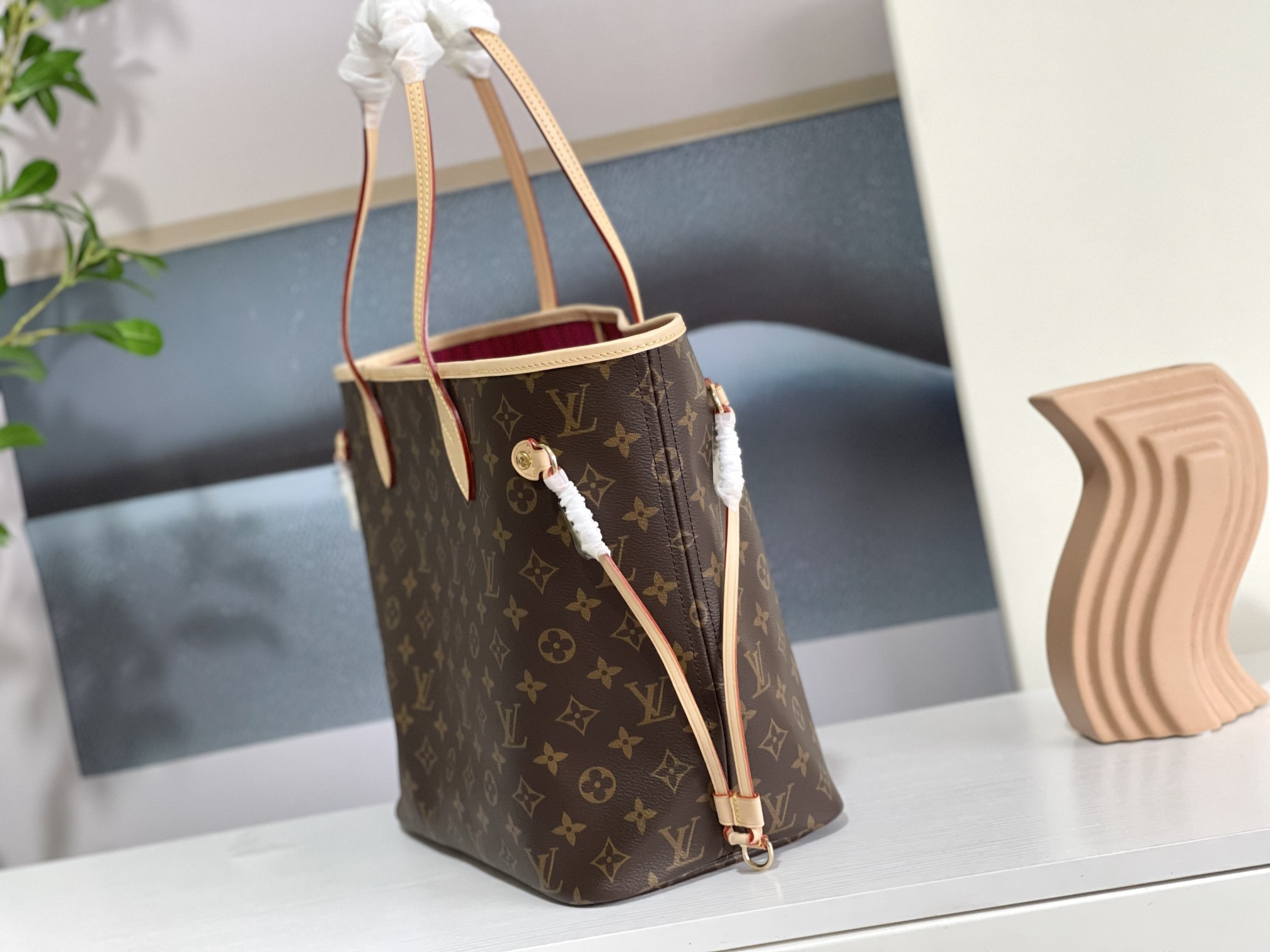 Louis Vuitton M41178  Neverfull MM 12.6 x 11.4 x 6.7 inches Without Box