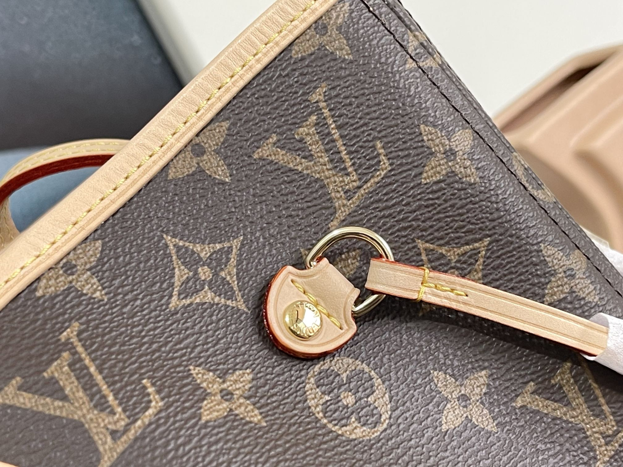 Louis Vuitton M41178  Neverfull MM 12.6 x 11.4 x 6.7 inches Without Box