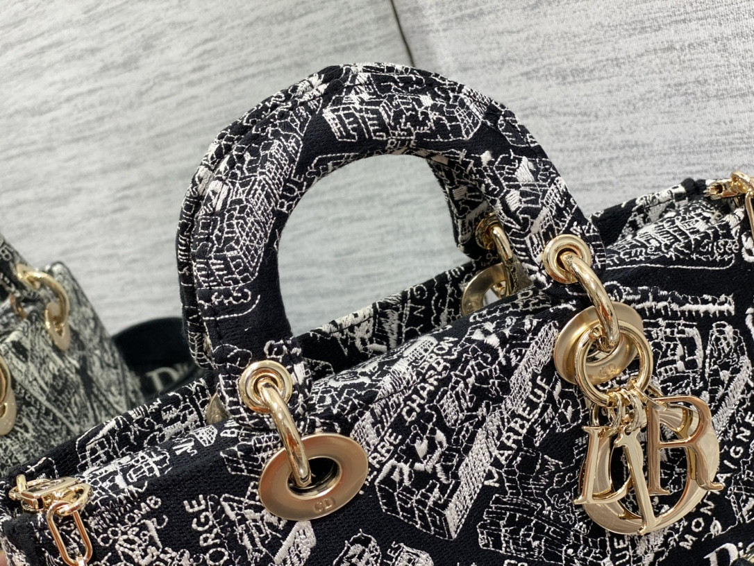 Dior Lady D-Joy bag medium 26 x 13.5 x 5 cm