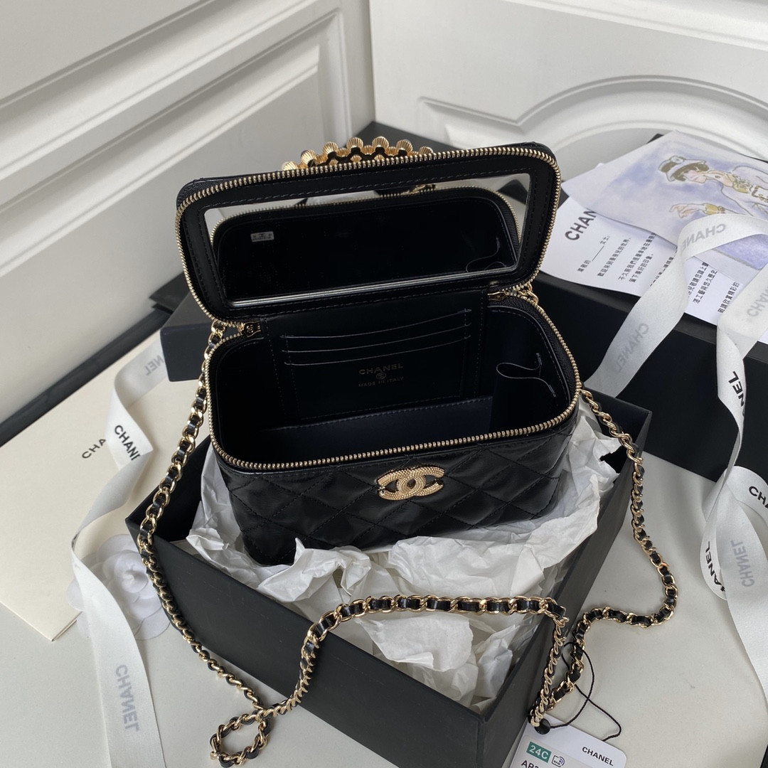 CHANEL 24P CHAIN LEATHER SQUARE BOX SHOULDER BAG 16x10x8cm