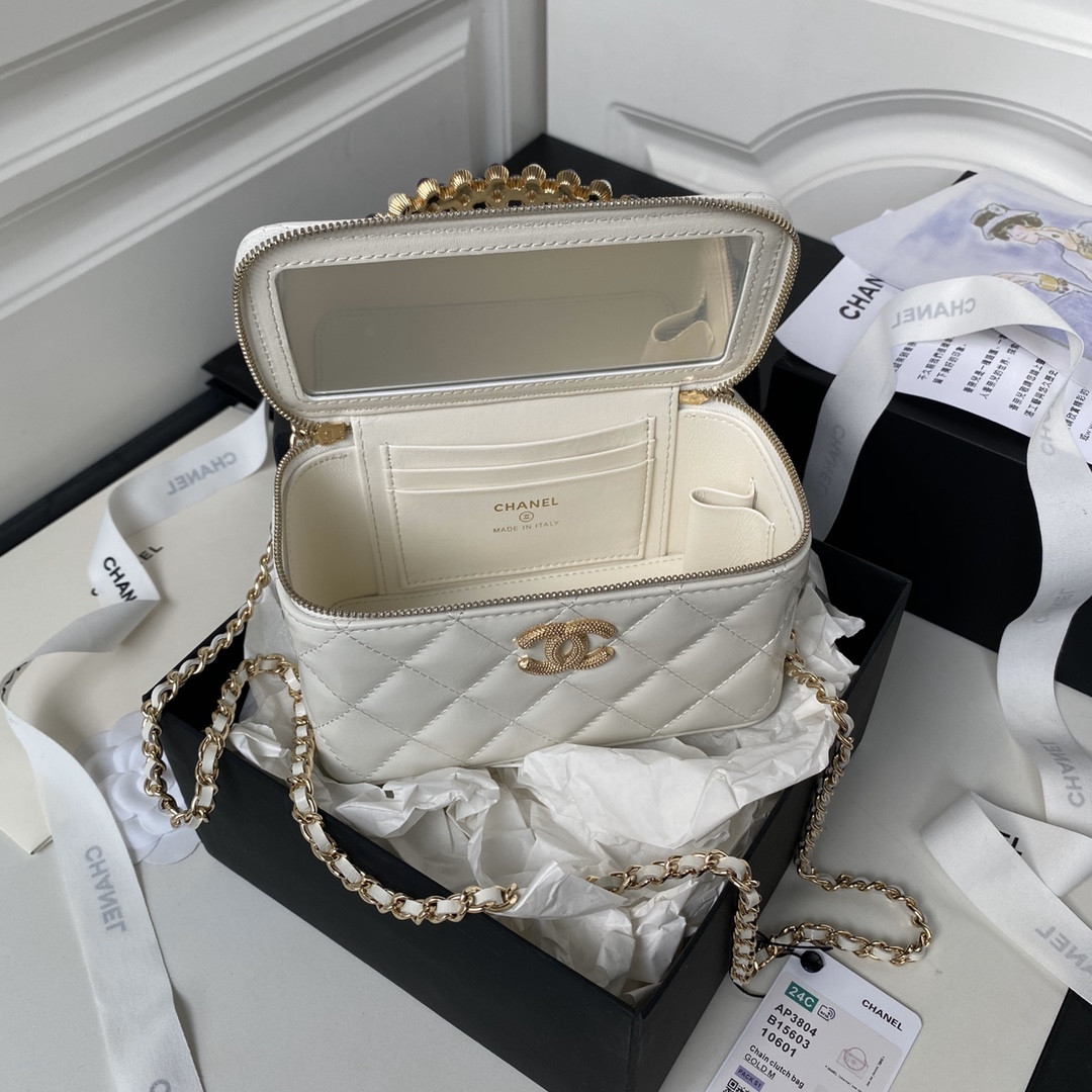 CHANEL 24P CHAIN LEATHER SQUARE BOX SHOULDER BAG WHITE 16x10x8cm
