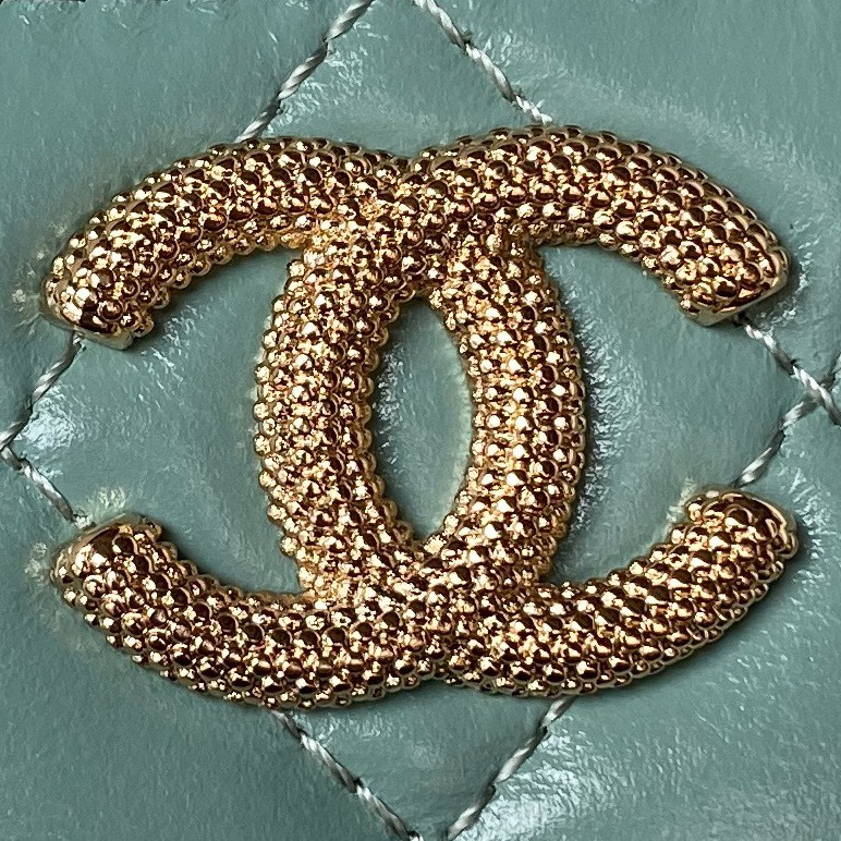 CHANEL 24P CHAIN LEATHER SQUARE BOX SHOULDER BAG BLUE 16x10x8cm