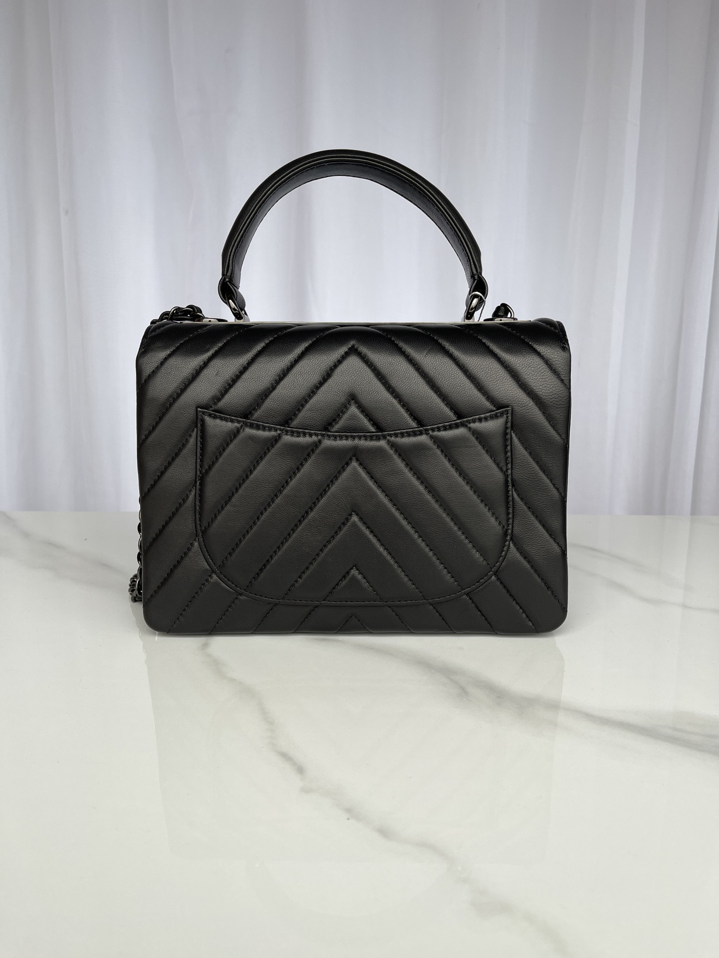 CHANEL FLAP BAG WITH TOP HANDLE 6.6 × 9.8 × 4.7 in