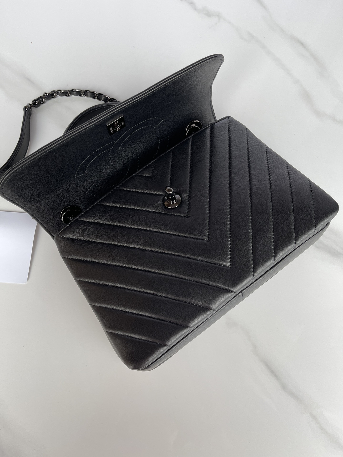 CHANEL FLAP BAG WITH TOP HANDLE 6.6 × 9.8 × 4.7 in