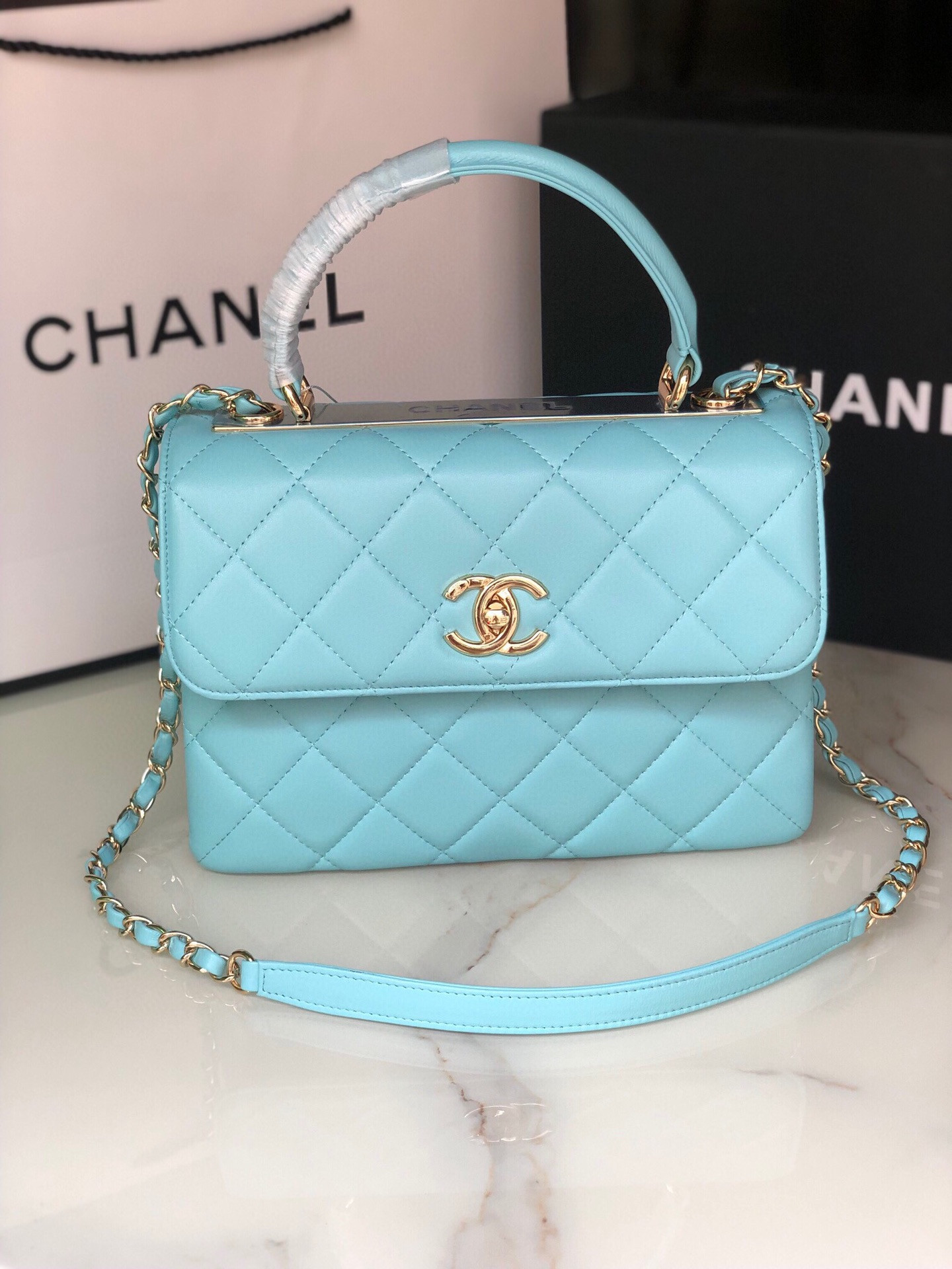 CHANEL FLAP BAG WITH TOP HANDLE 6.6 × 9.8 × 4.7 in