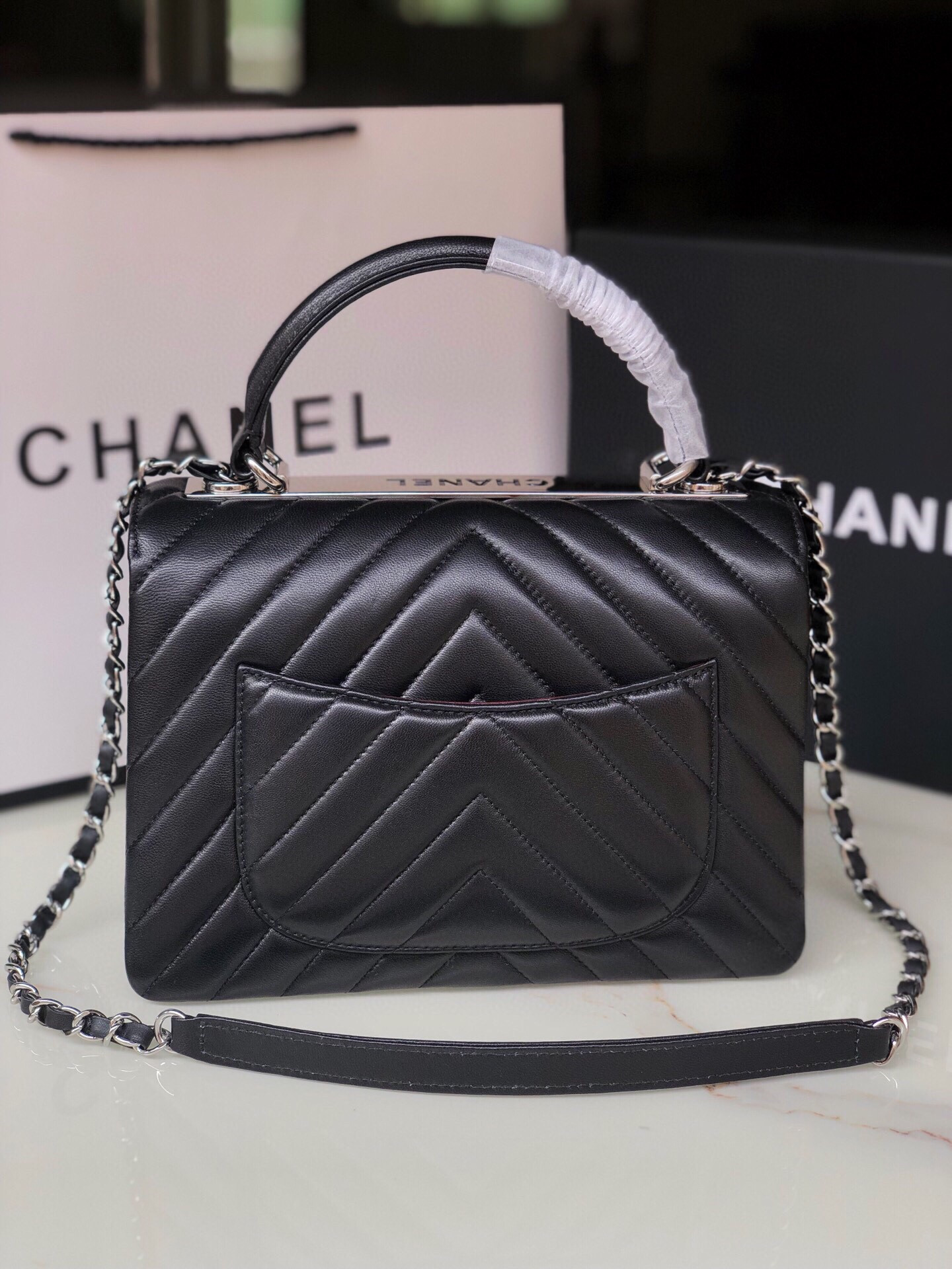 CHANEL FLAP BAG WITH TOP HANDLE 6.6 × 9.8 × 4.7 in