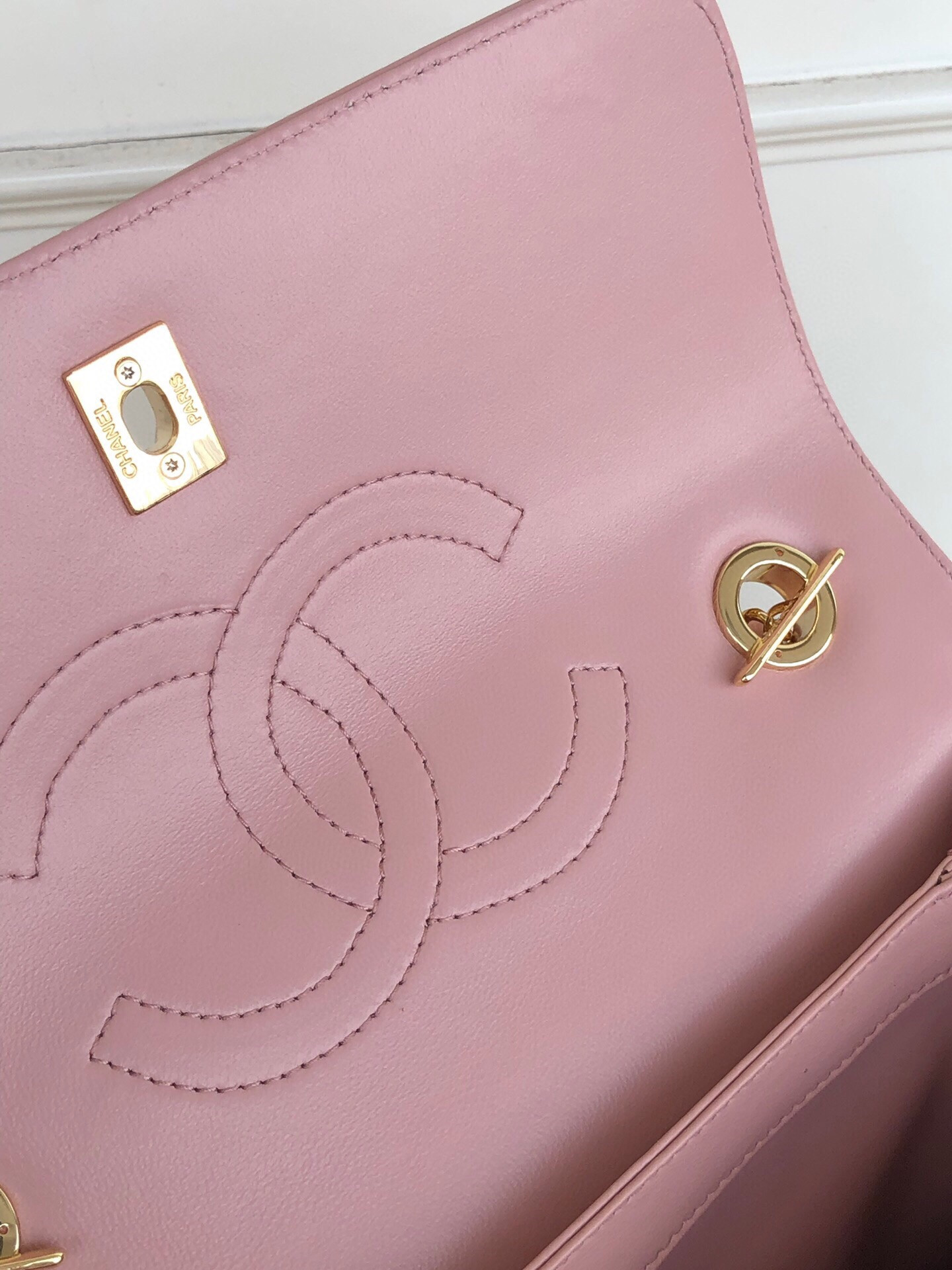 CHANEL FLAP BAG WITH TOP HANDLE 6.6 × 9.8 × 4.7 in