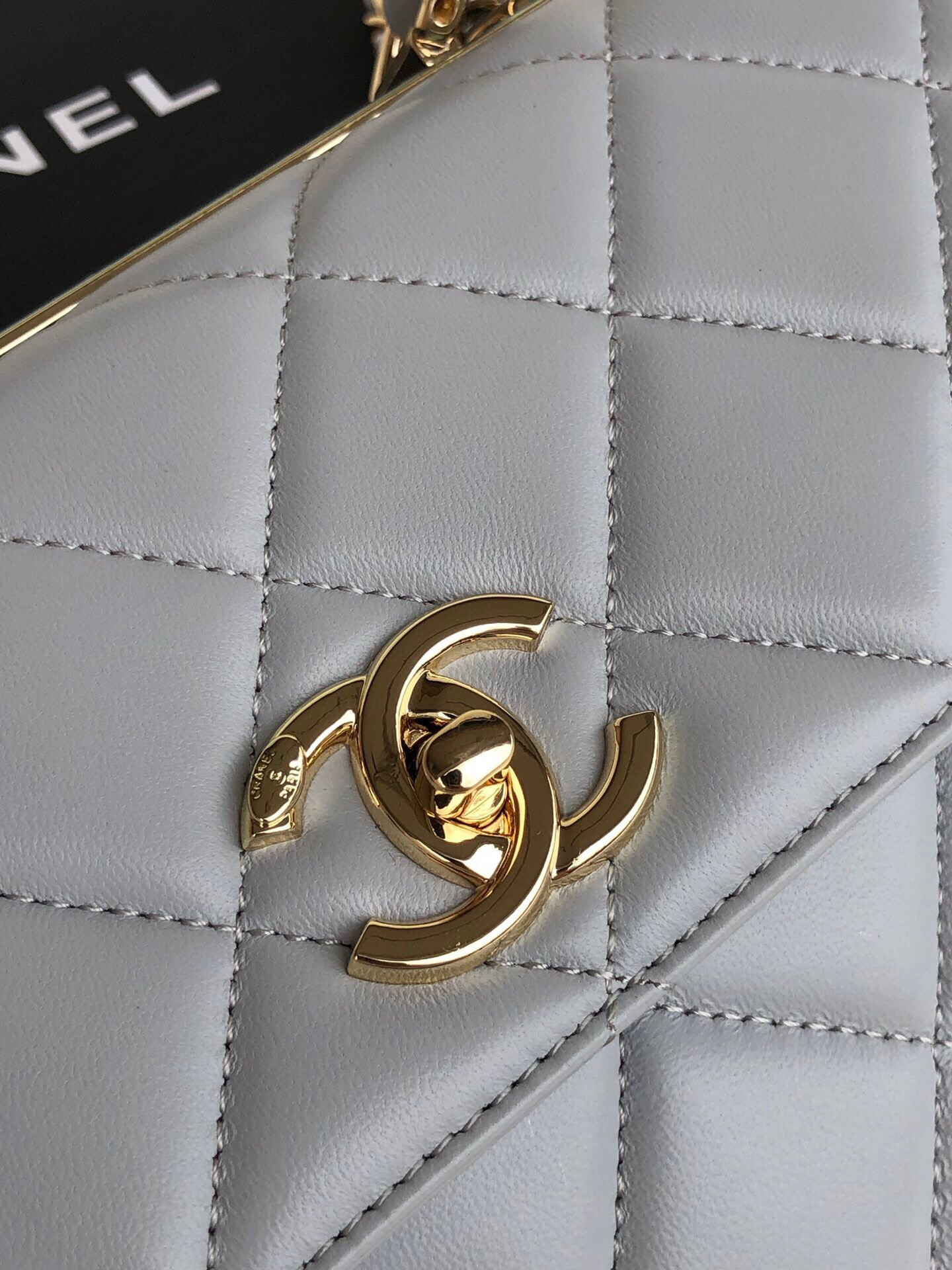 CHANEL FLAP BAG WITH TOP HANDLE 6.6 × 9.8 × 4.7 in
