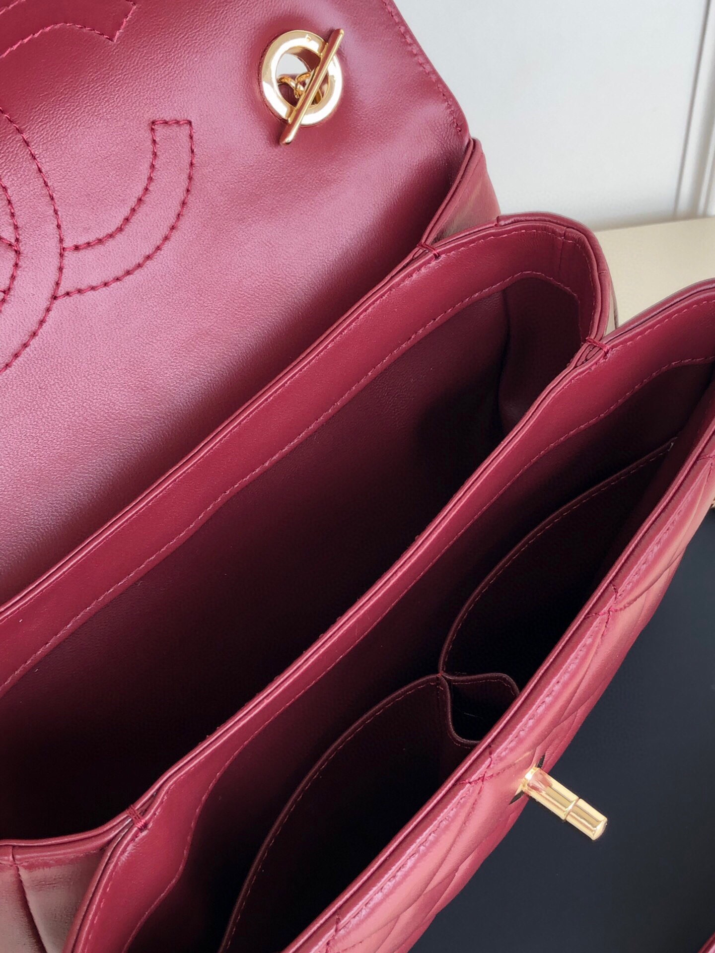 CHANEL FLAP BAG WITH TOP HANDLE 6.6 × 9.8 × 4.7 in