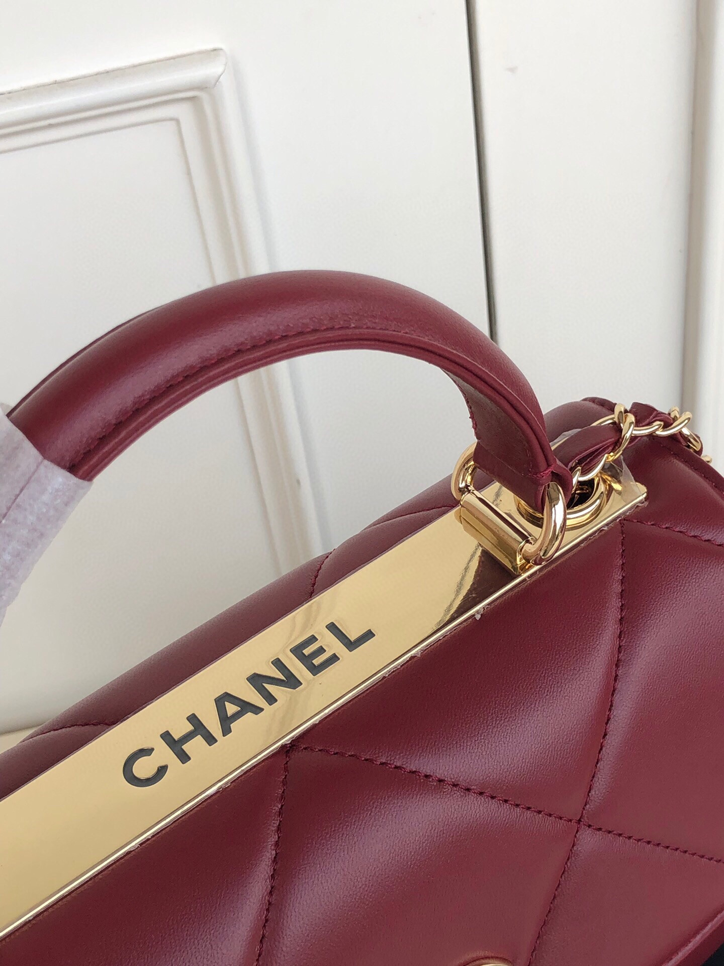 CHANEL FLAP BAG WITH TOP HANDLE 6.6 × 9.8 × 4.7 in