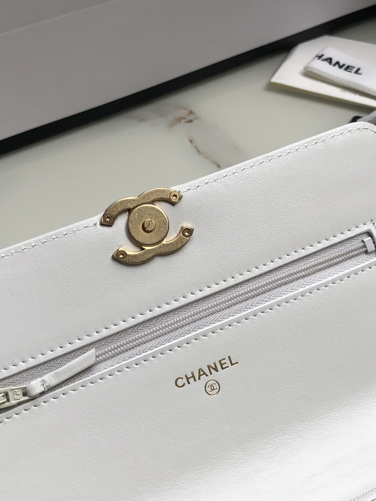 CHANEL CLASSIC WALLET ON CHAIN WHITE 4.8 × 7.5 × 1.4 in