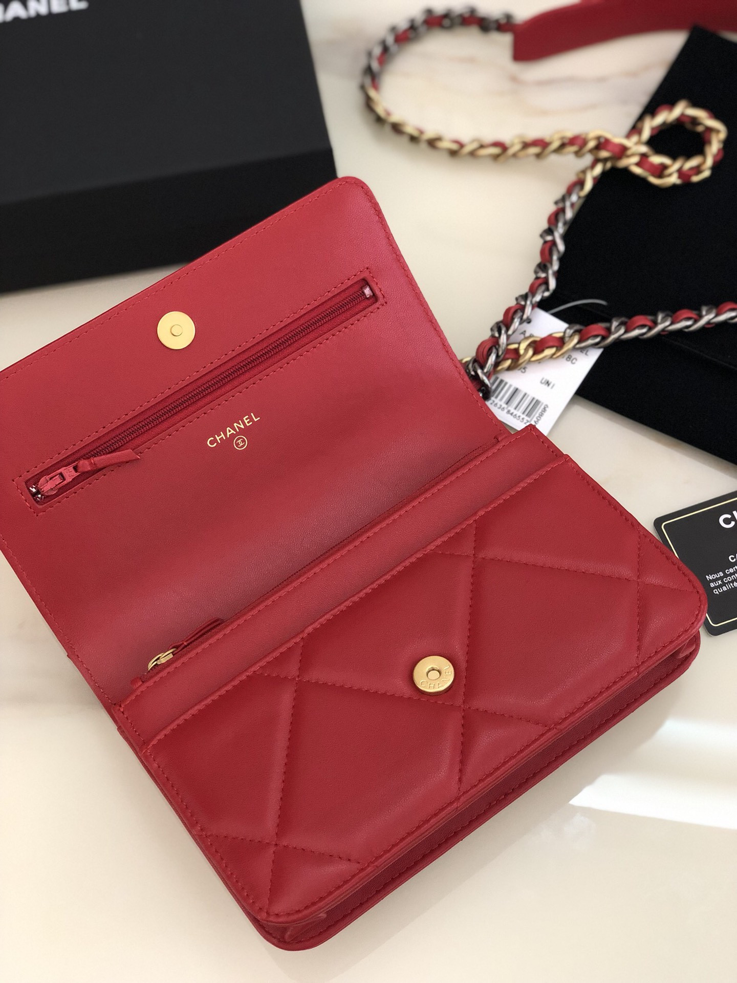 CHANEL CLASSIC WALLET ON CHAIN RED 4.8 × 7.5 × 1.4 in
